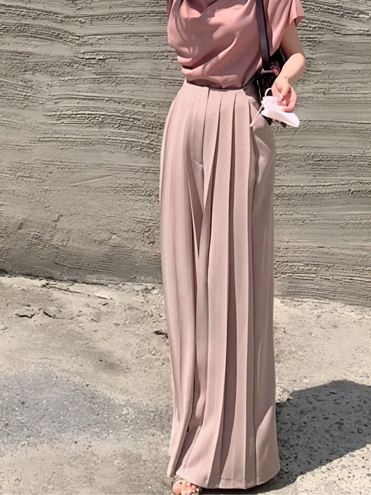 Clara | Elegante Plissierte High Waist Hose mit weitem Bein