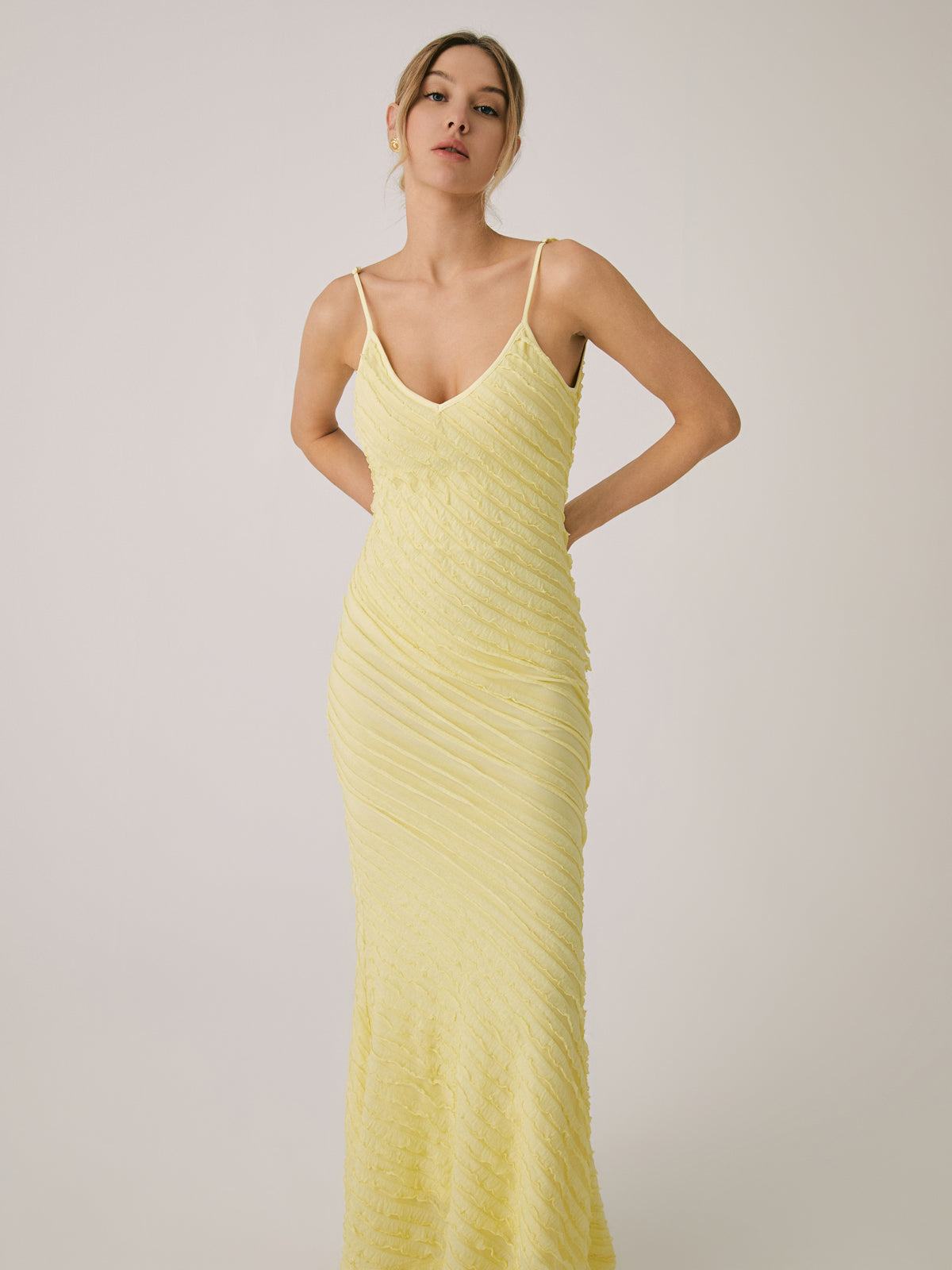 Clara | Elegantes rückenfreies Cami-Midikleid