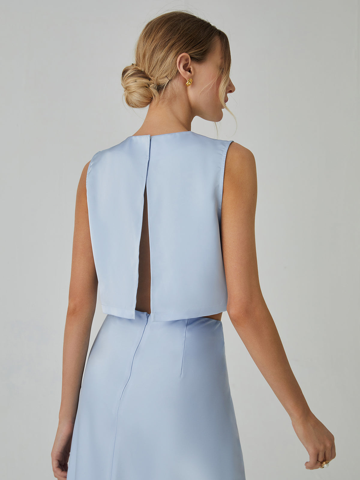 Lisa | Minimalismus Split Cropped Top