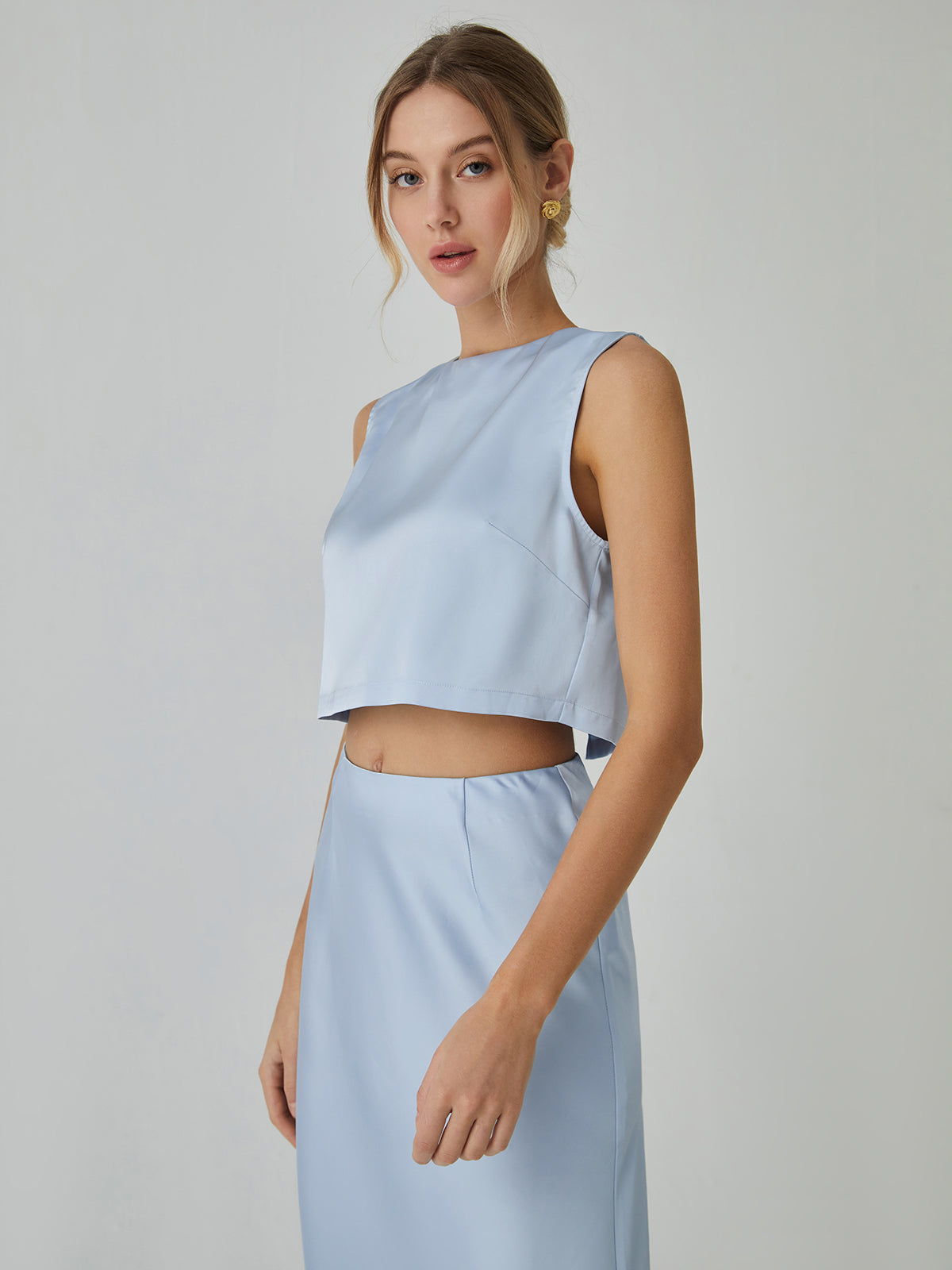 Lisa | Minimalismus Split Cropped Top