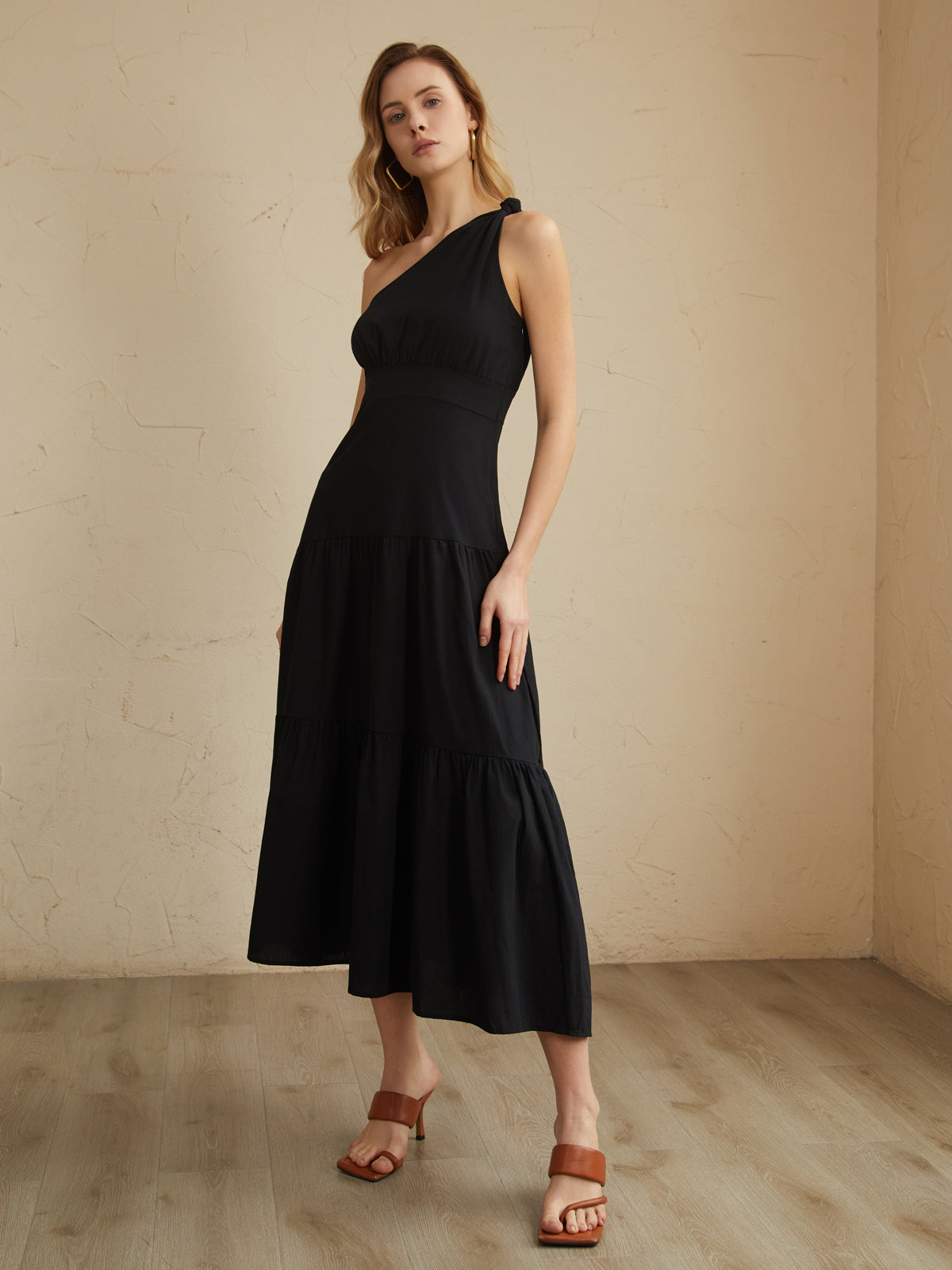 Mia | Asymmetrisches Midi-Kleid mit Knoten-Detail