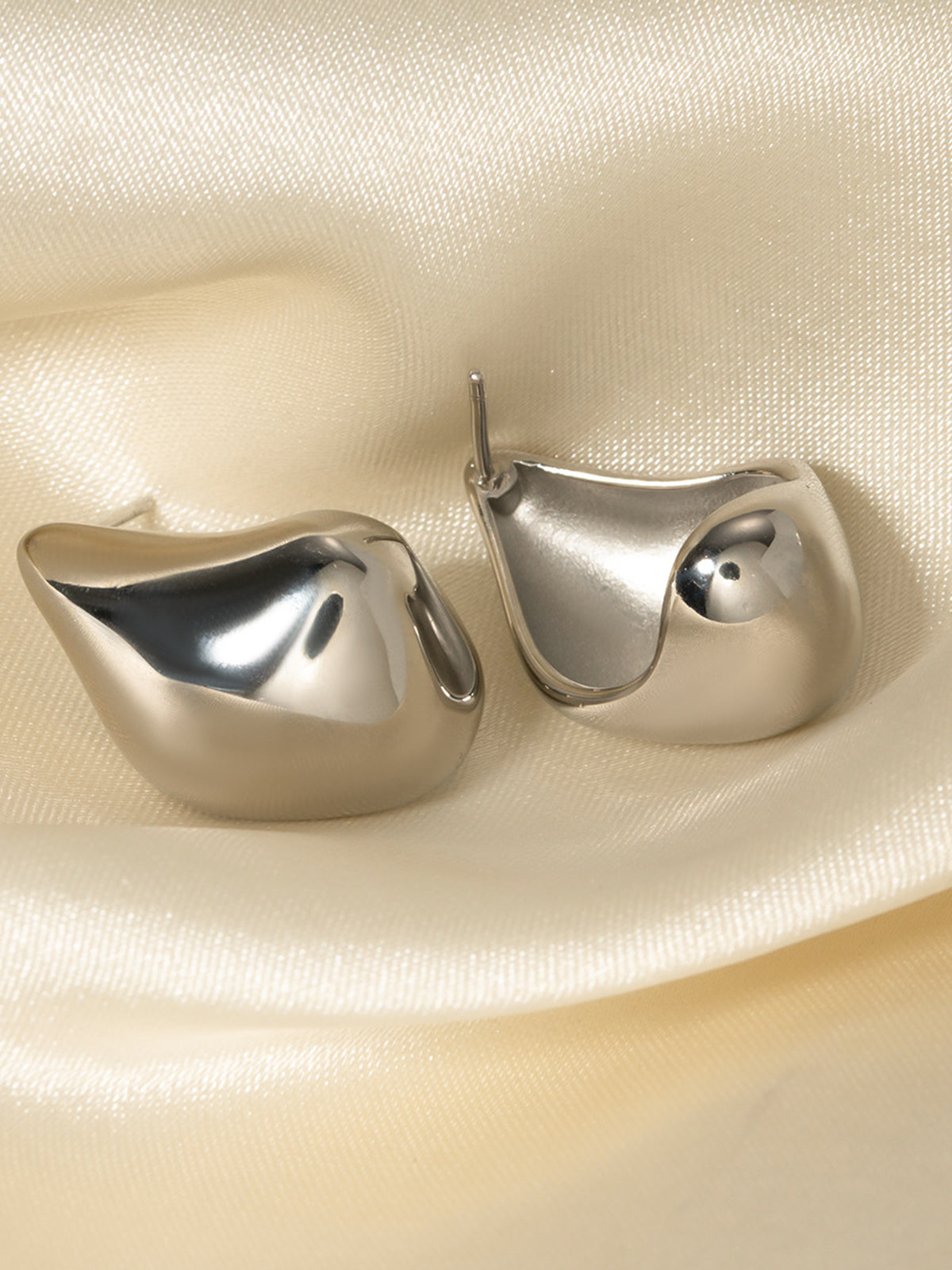 Lena | Unregelmäßig geformte Ohrringe