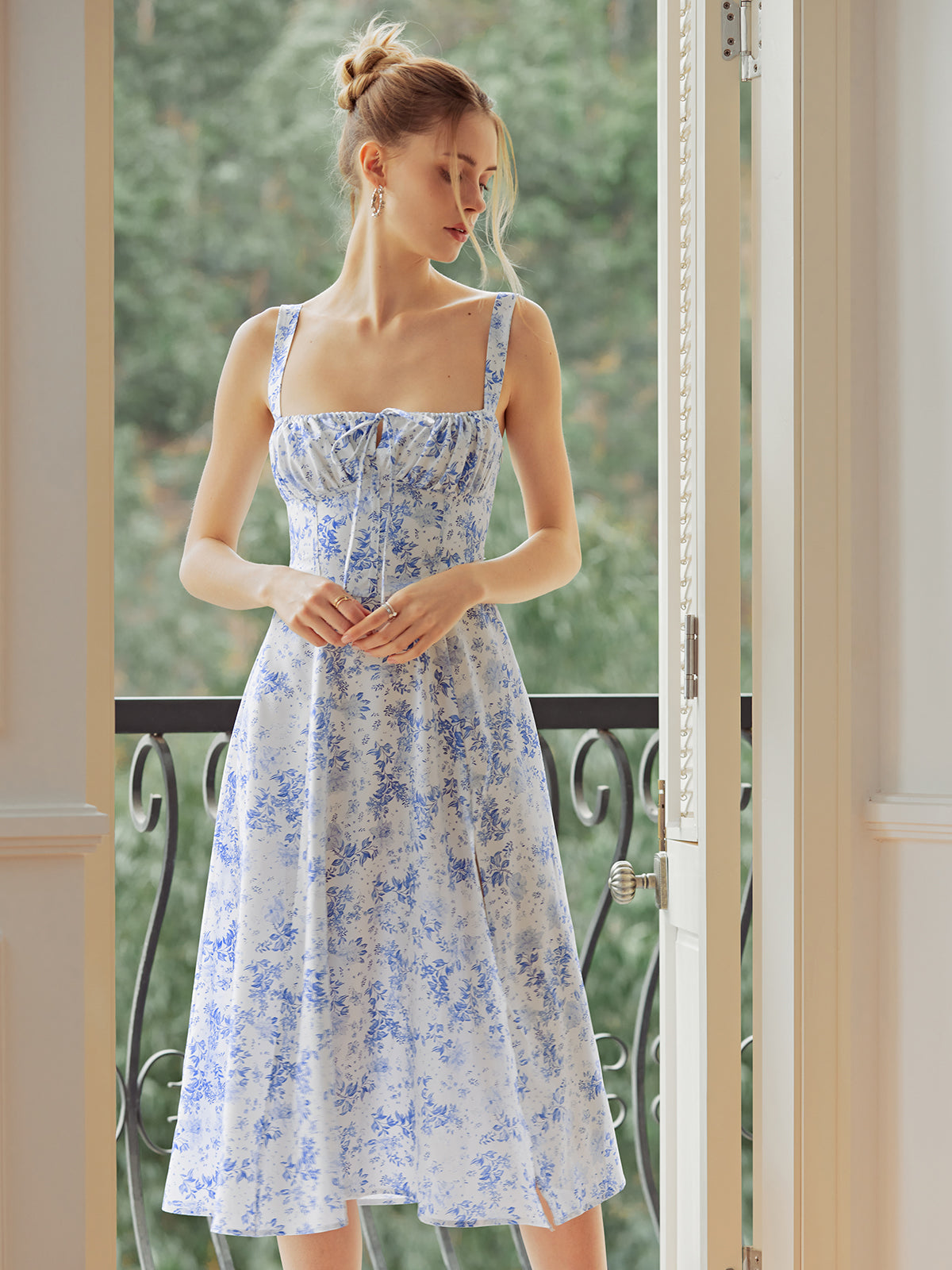 Clara | Florales Midi-Kleid mit Bindedetail
