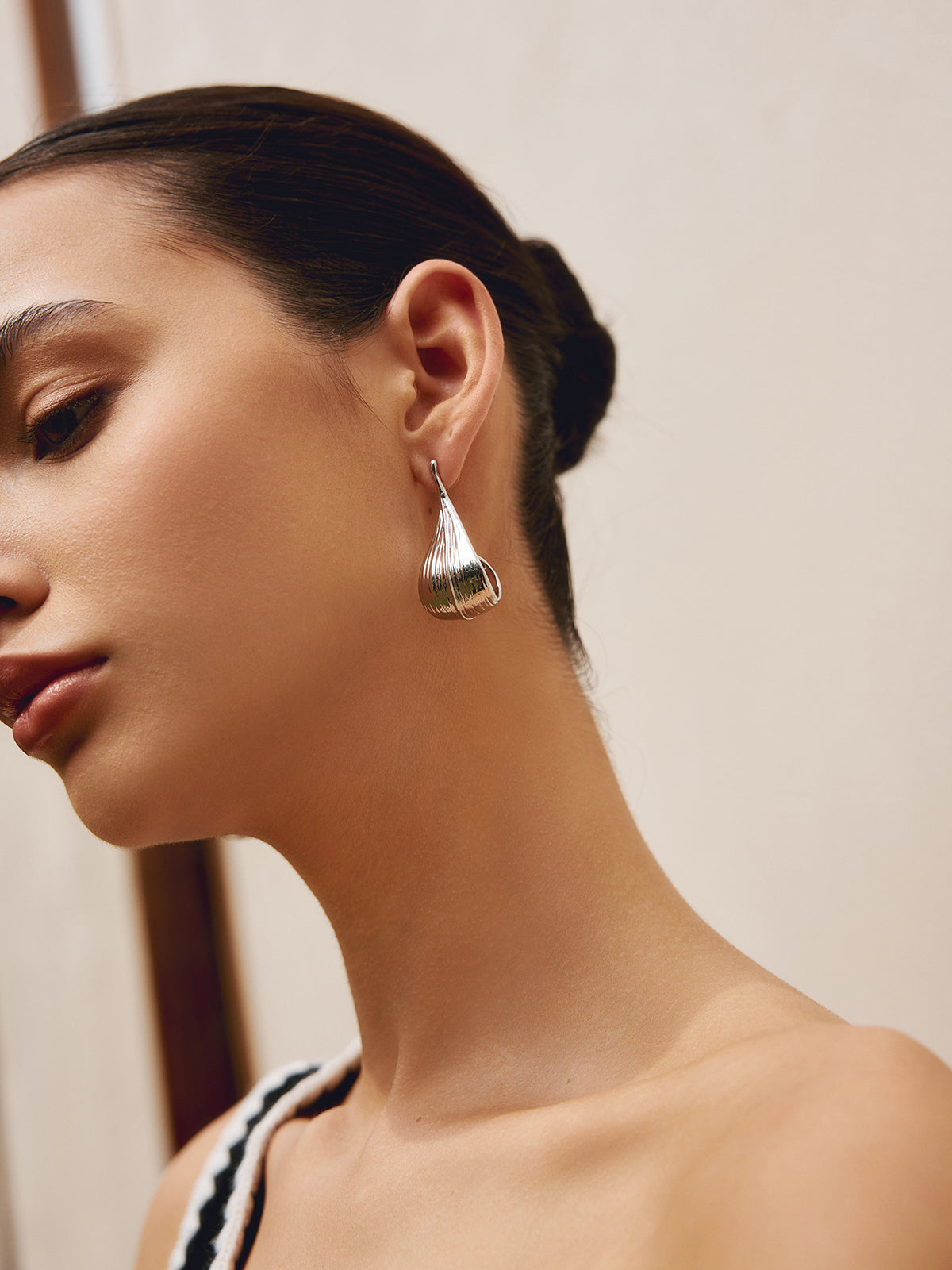 Clara | Glänzende Blätter-Ohrhänger