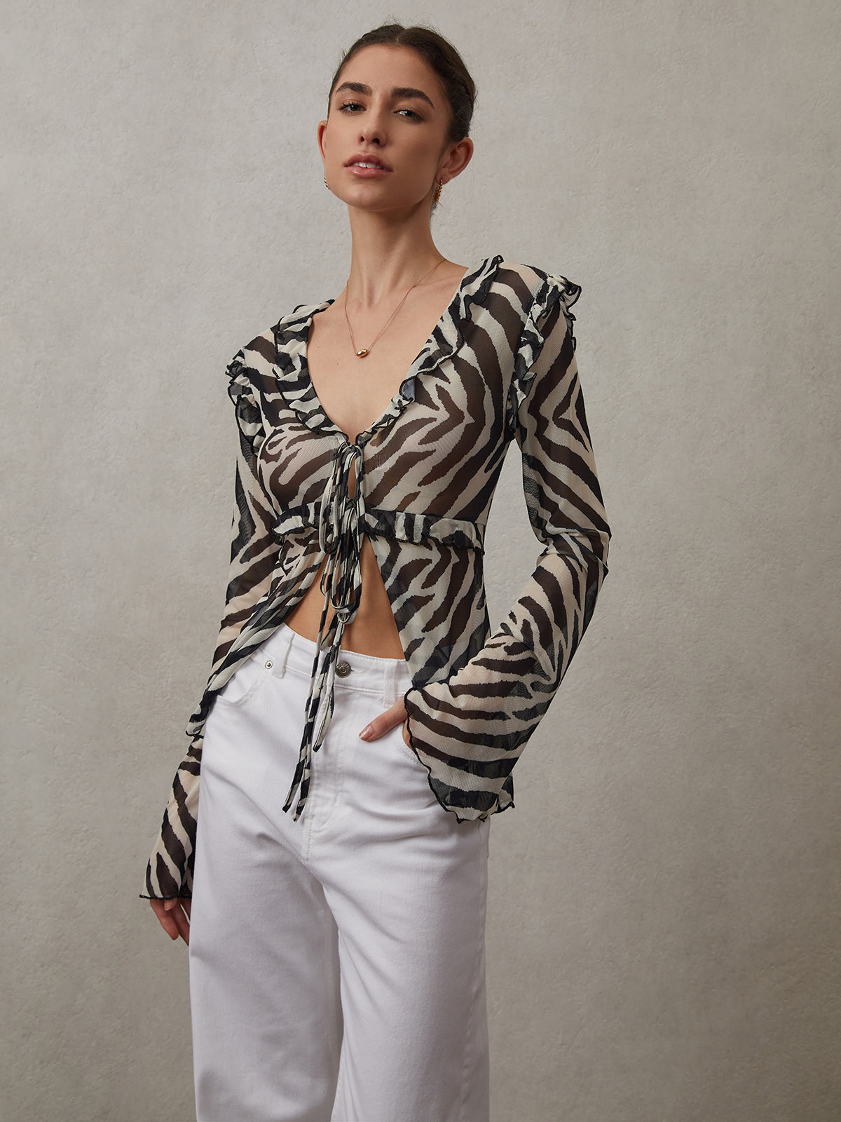 Emma | Rüschentop mit Knotendetails