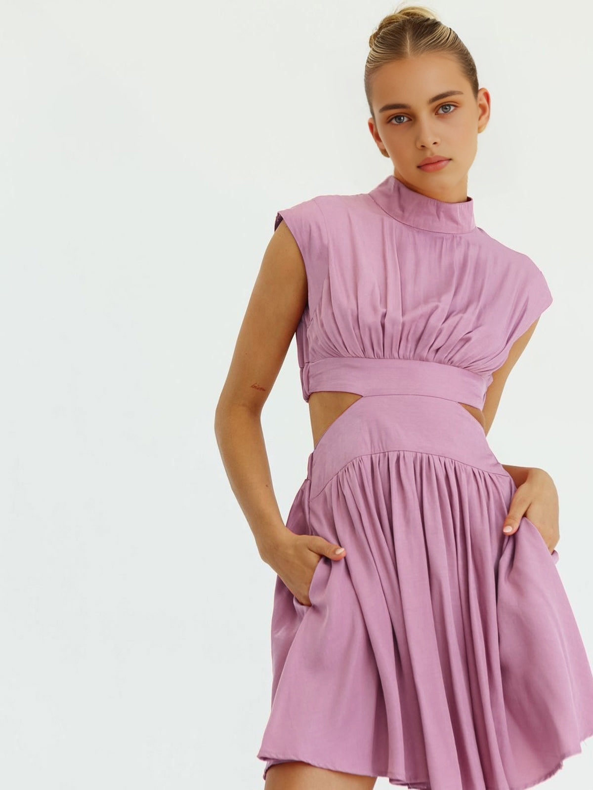 Laura | Elegantes Cutout-Kleid ohne Ärmel