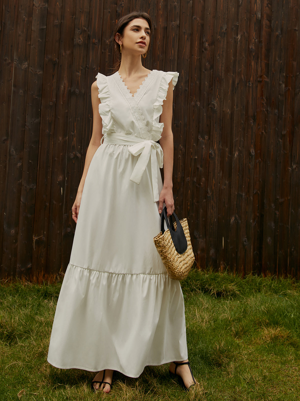 Clara | Elegantes Maxikleid mit Rüschendetails und Taillengürtel