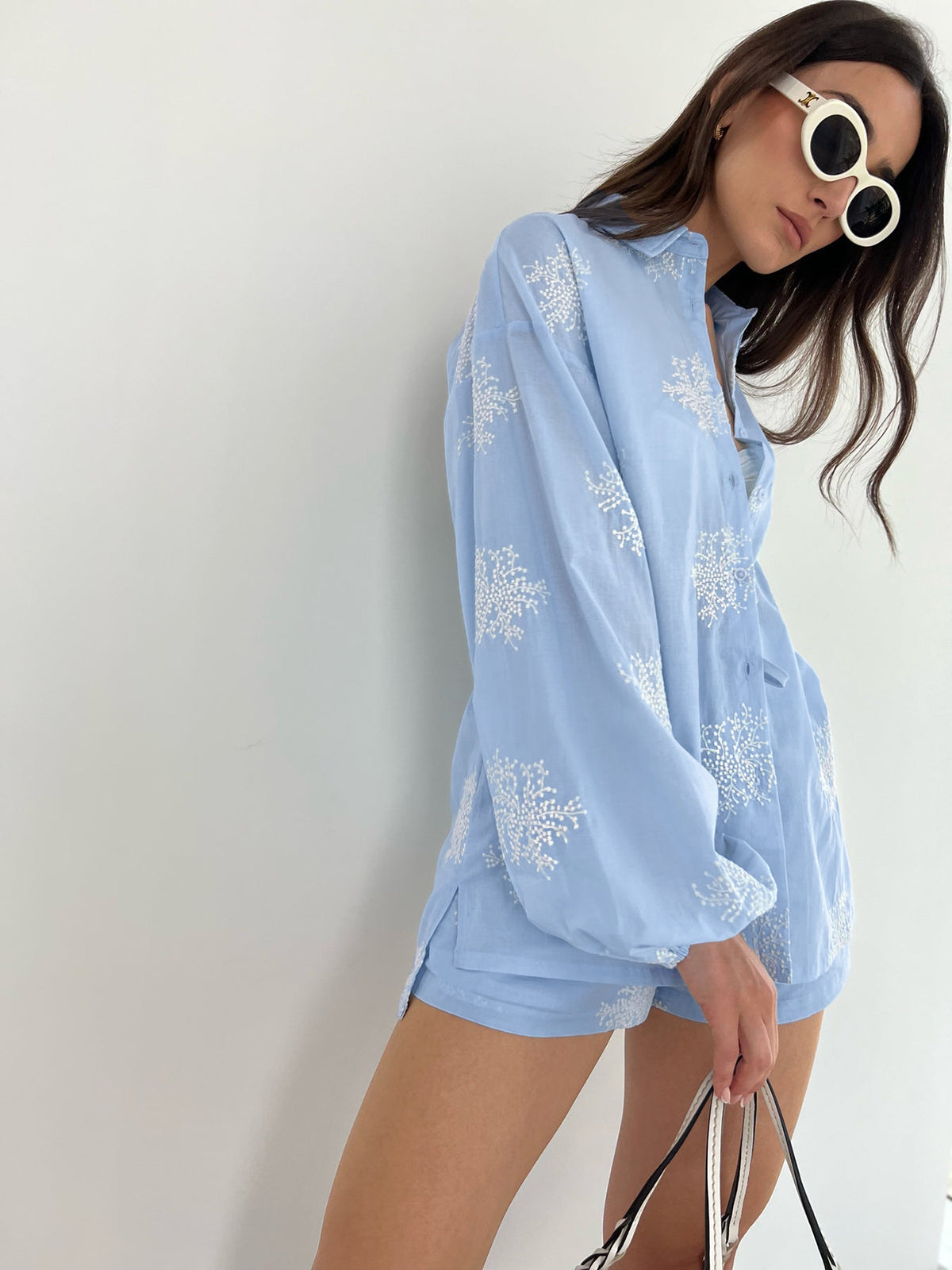 Leonie | Lässiges Kurzarm-Shorts-Set mit Pflanzenstickerei