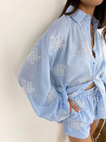 Leonie | Lässiges Kurzarm-Shorts-Set mit Pflanzenstickerei