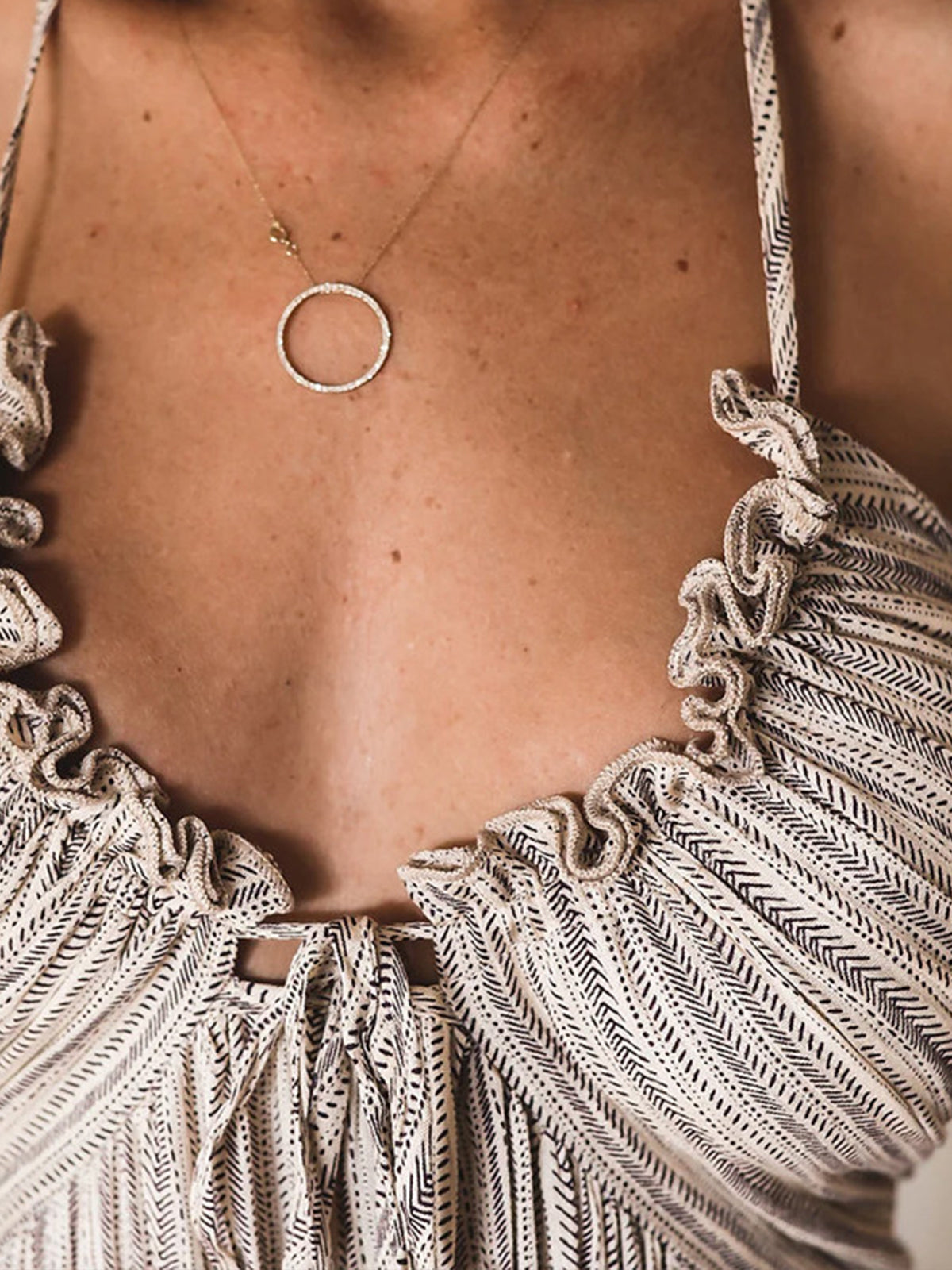 Leonie | Rückenfreies U-Ausschnitt Halterkleid