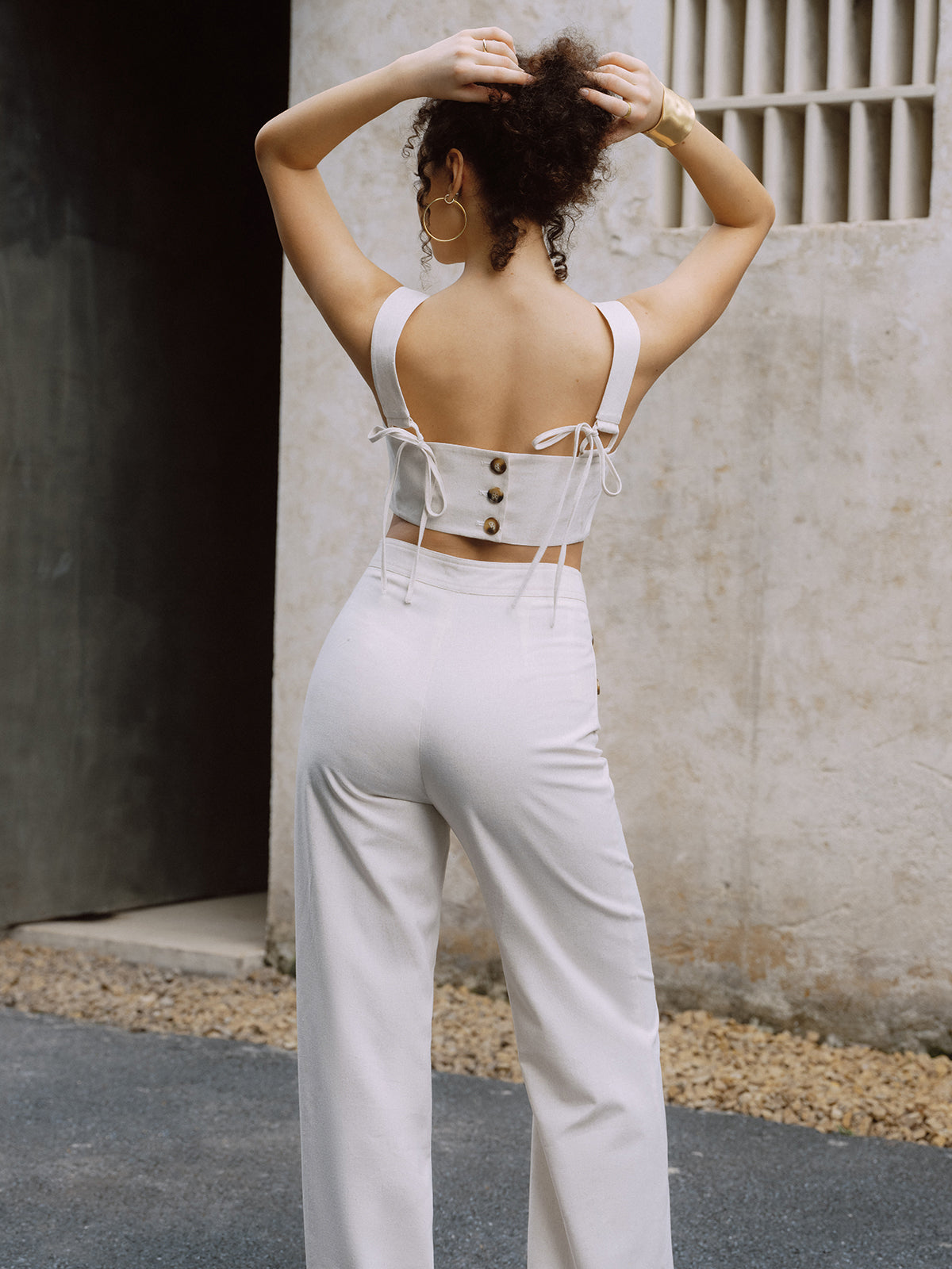 Max | Elegantes Tanktop- und Hosen-Set mit Knopfdetail