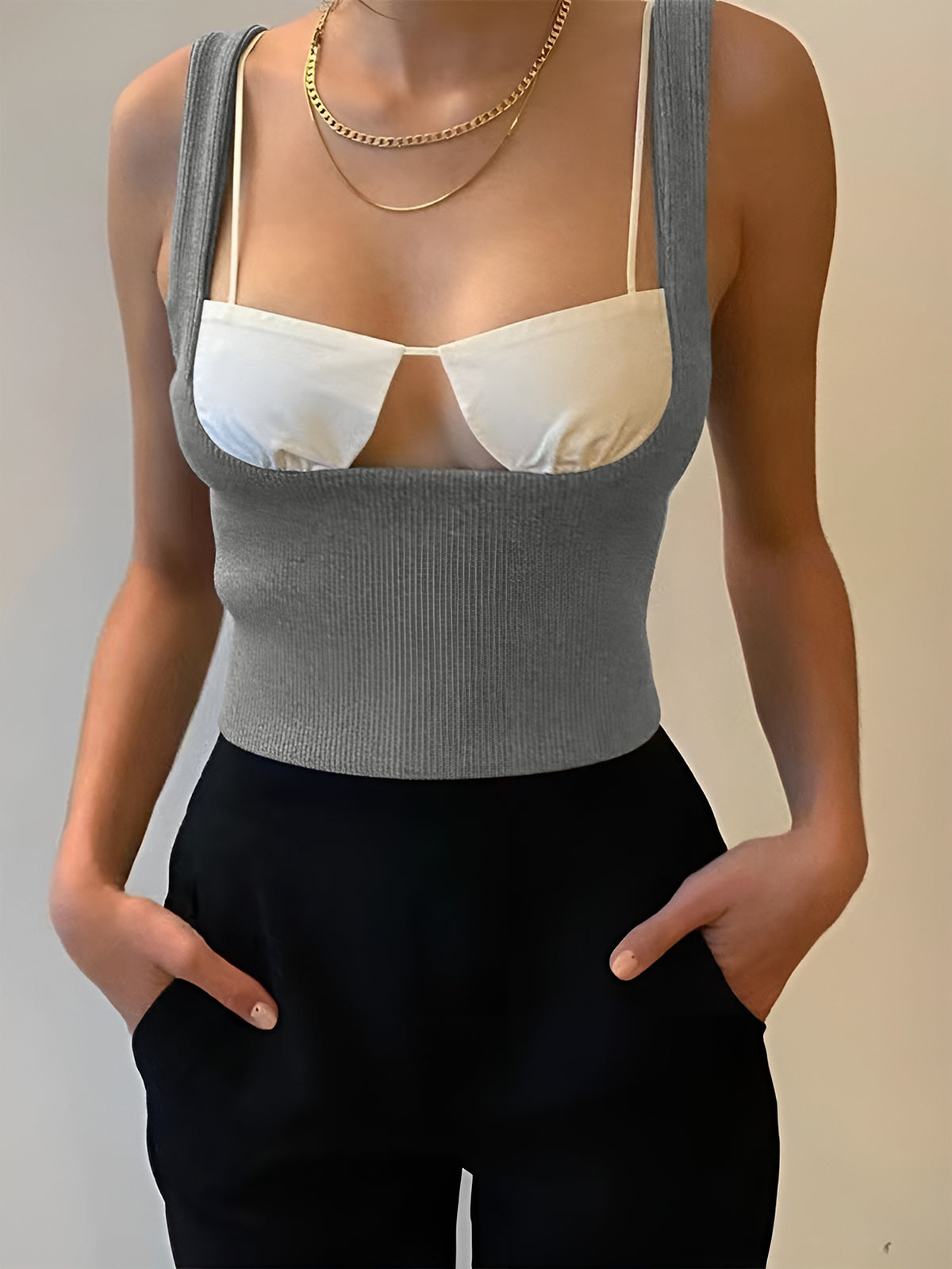 Clara | Zweifarbige Cami mit BH-Details