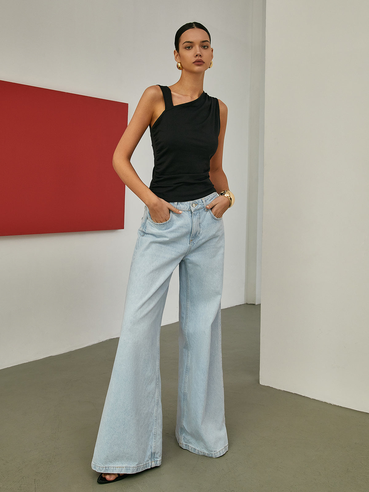 Max | Asymmetrisches Tank-Top für modernen Stil