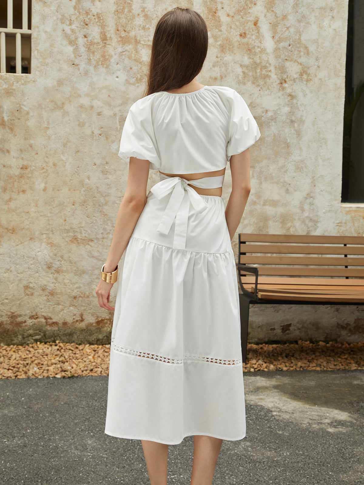 Clara | Midi-Kleid mit Puffärmeln und Knoten