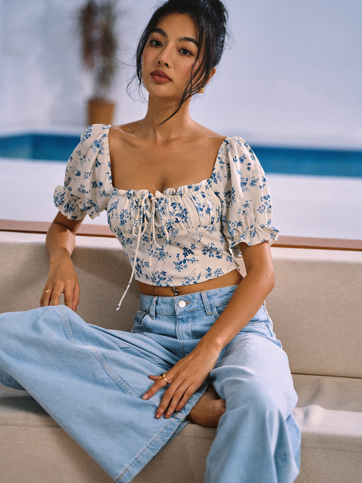 Clara | Florale Print-Bluse mit Knotendetail