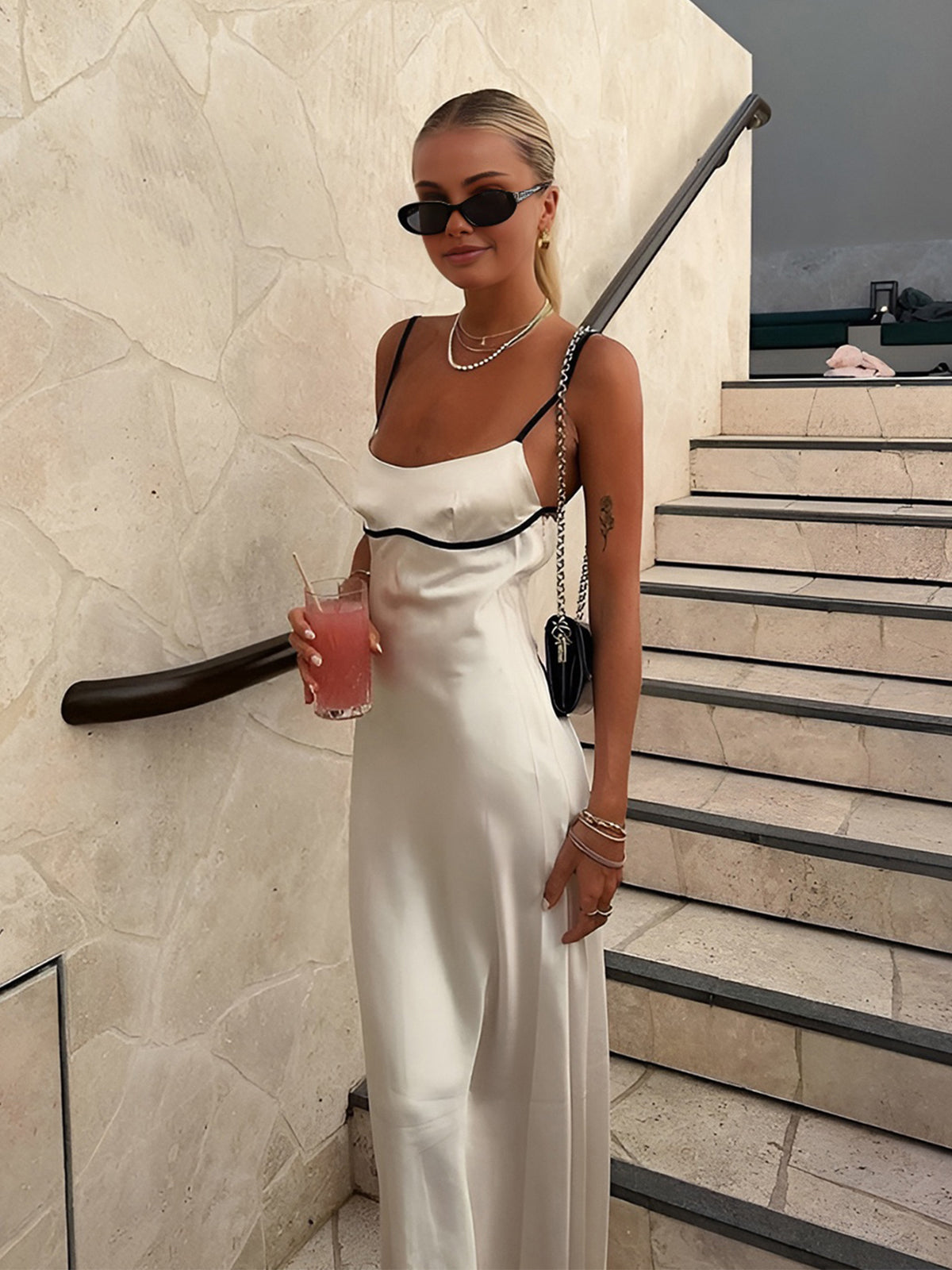 Verführerisches Maxikleid | Rückenfreies Kleid mit Kontrastbündchen