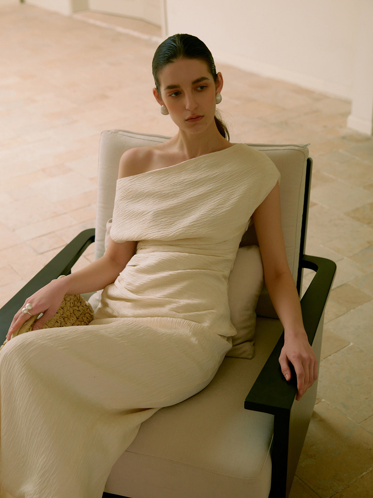 Leonie | Elegante asymmetrische plissierte Bluse