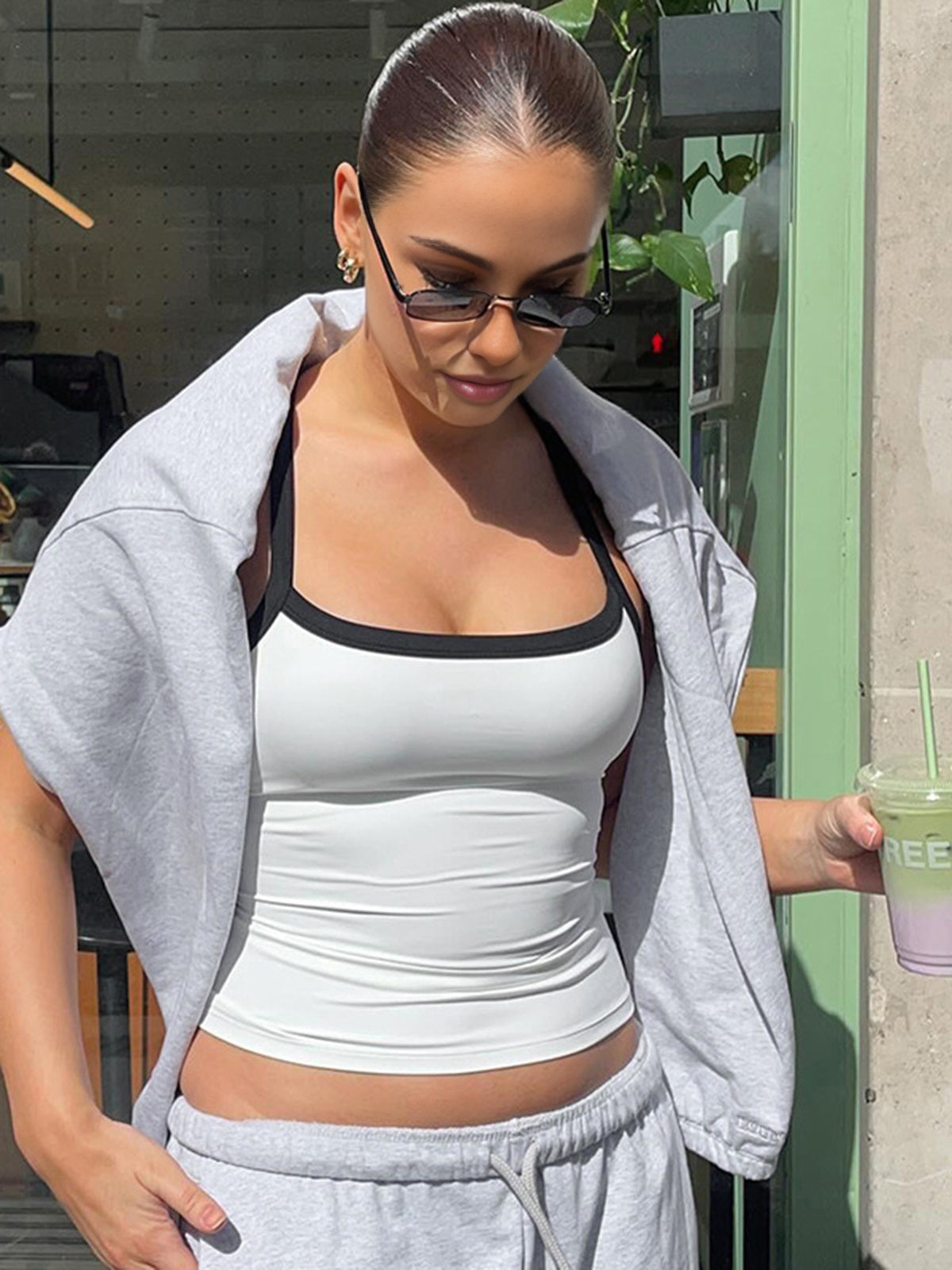 Julia | Ärmelloses Cami Top mit Kontrastdetails