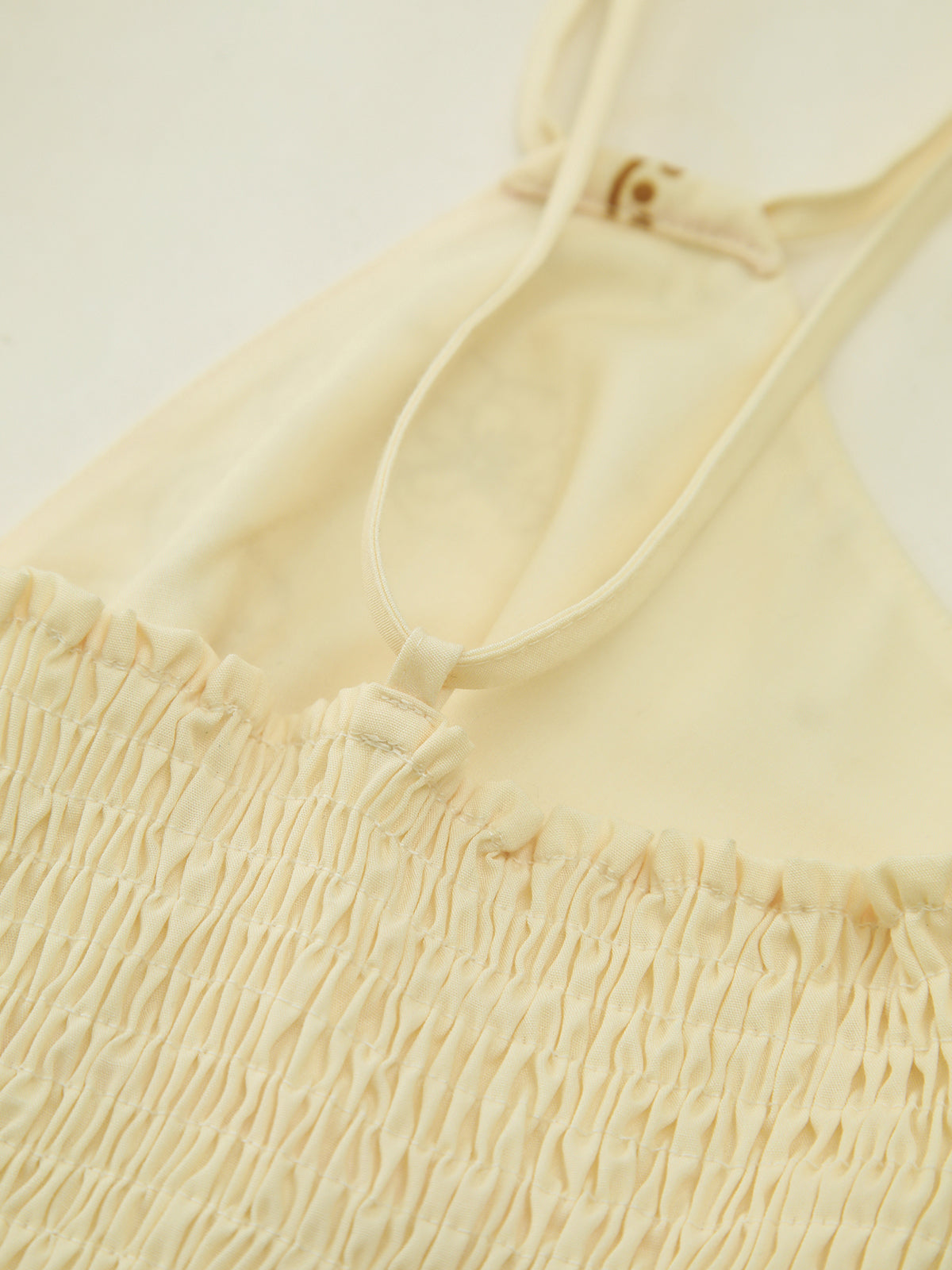 Clara | Knielanges Kleid mit floralem Druck und V-Ausschnitt