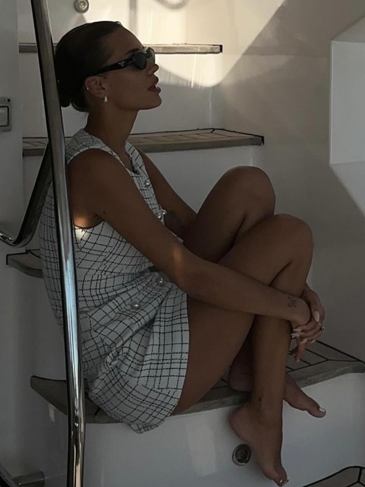 Marie | Ärmelloses Karokleid mit Perlmuttknöpfen