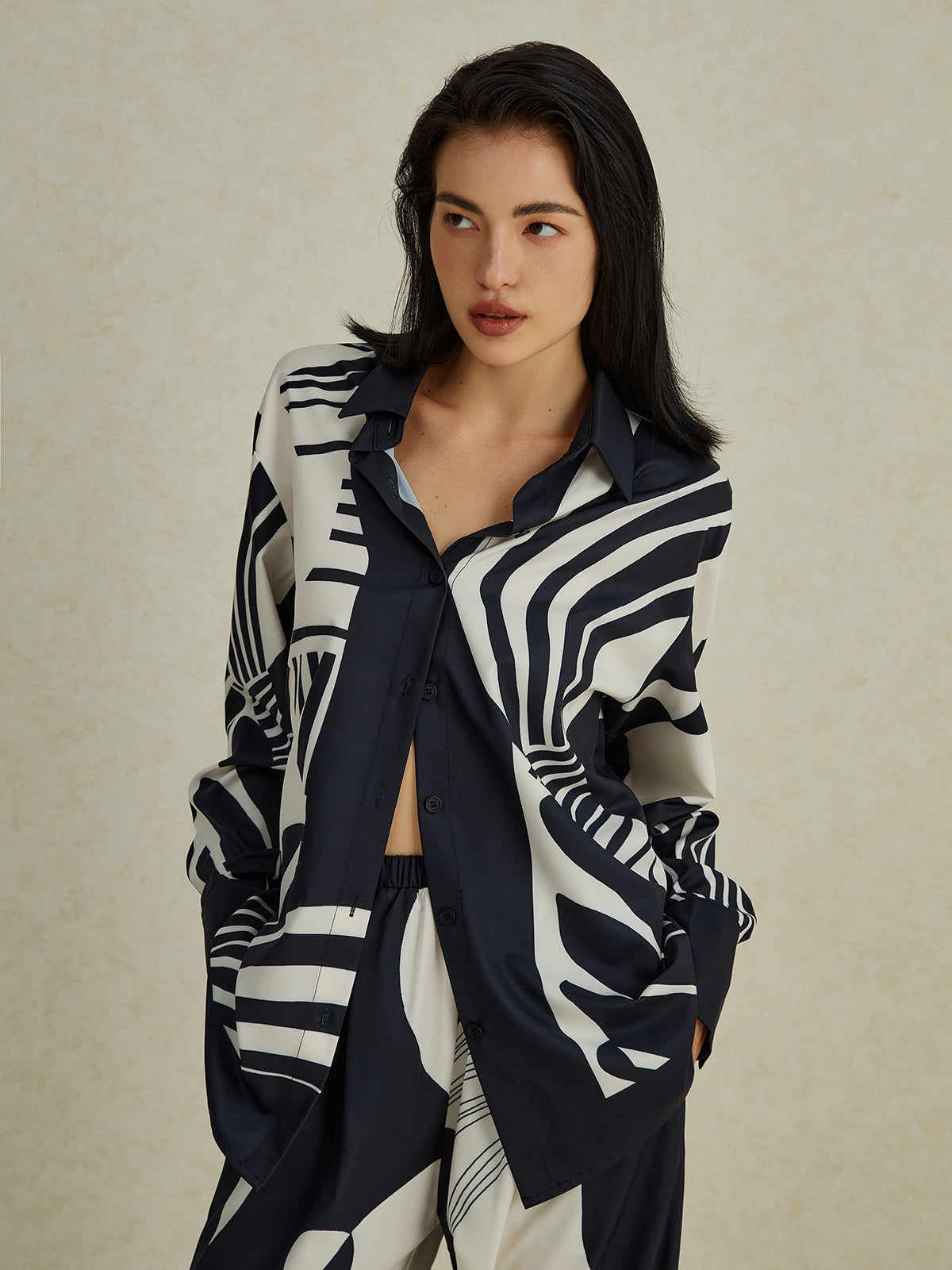 Irina | Unkonventionelles Hosen-Set mit weitem Bein