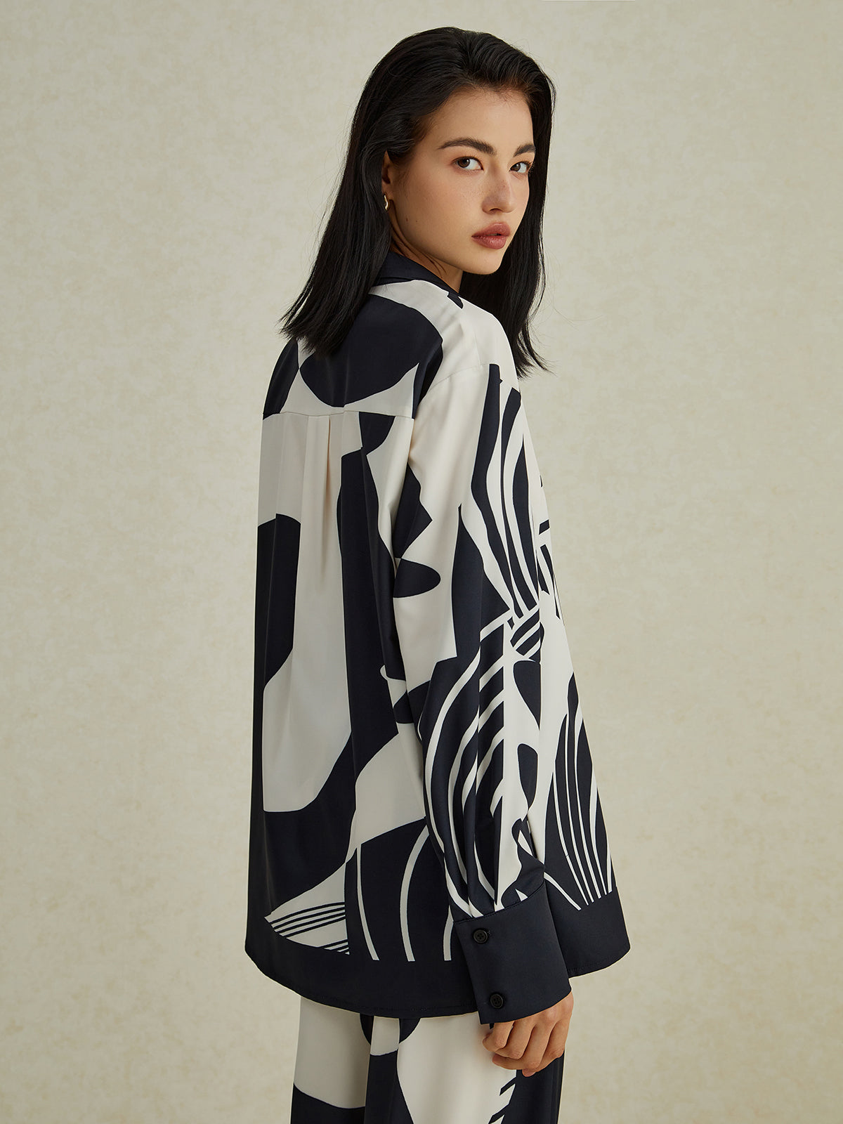 Irina | Unkonventionelles Hosen-Set mit weitem Bein