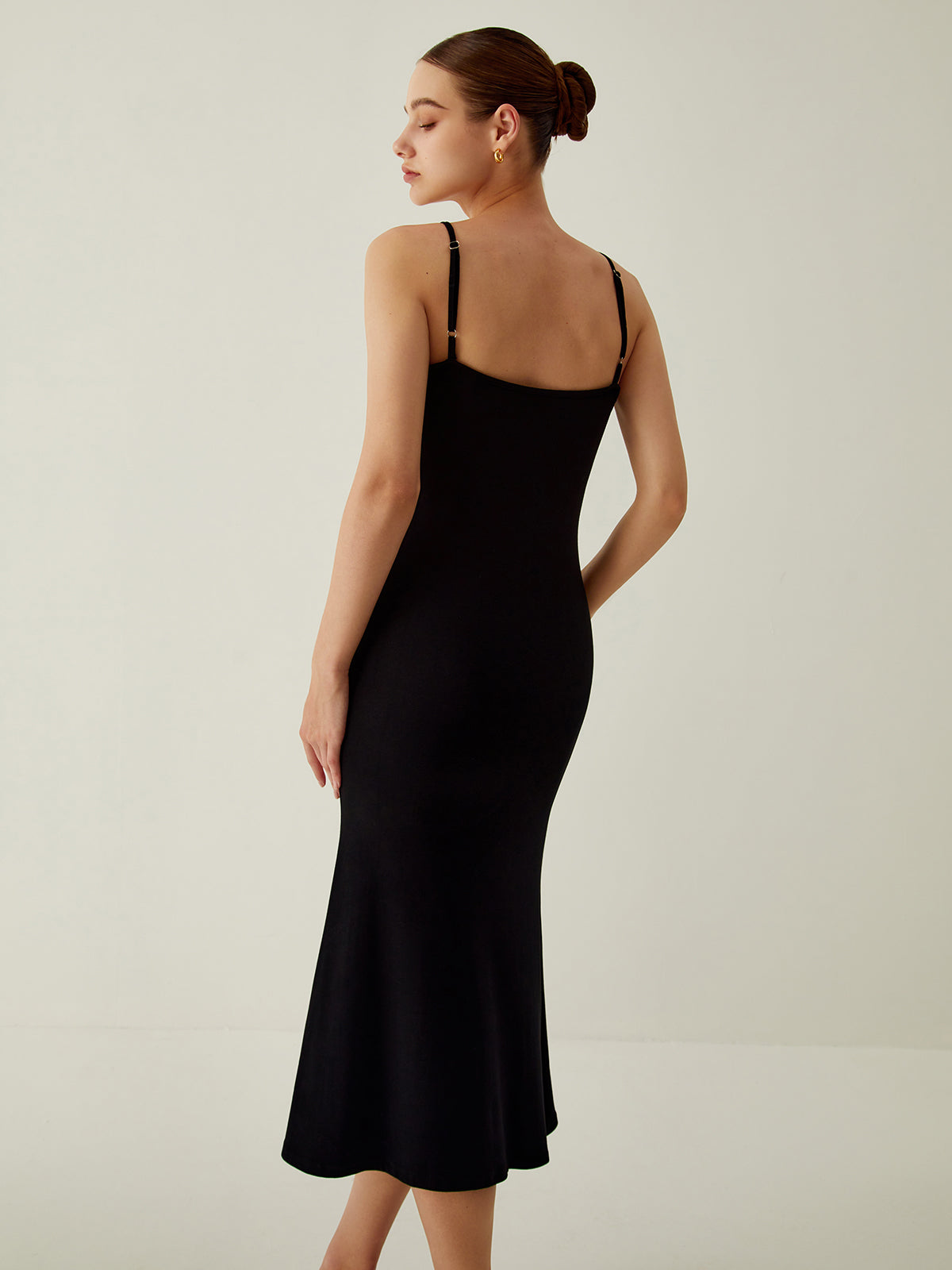 Clara | Elegantes Midi Kleid mit floralem Detail