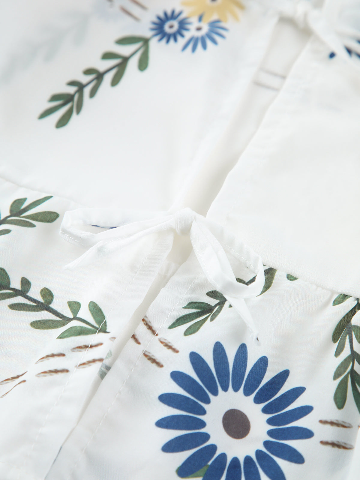 Clara | Florales T-Shirt mit Bindegürtel