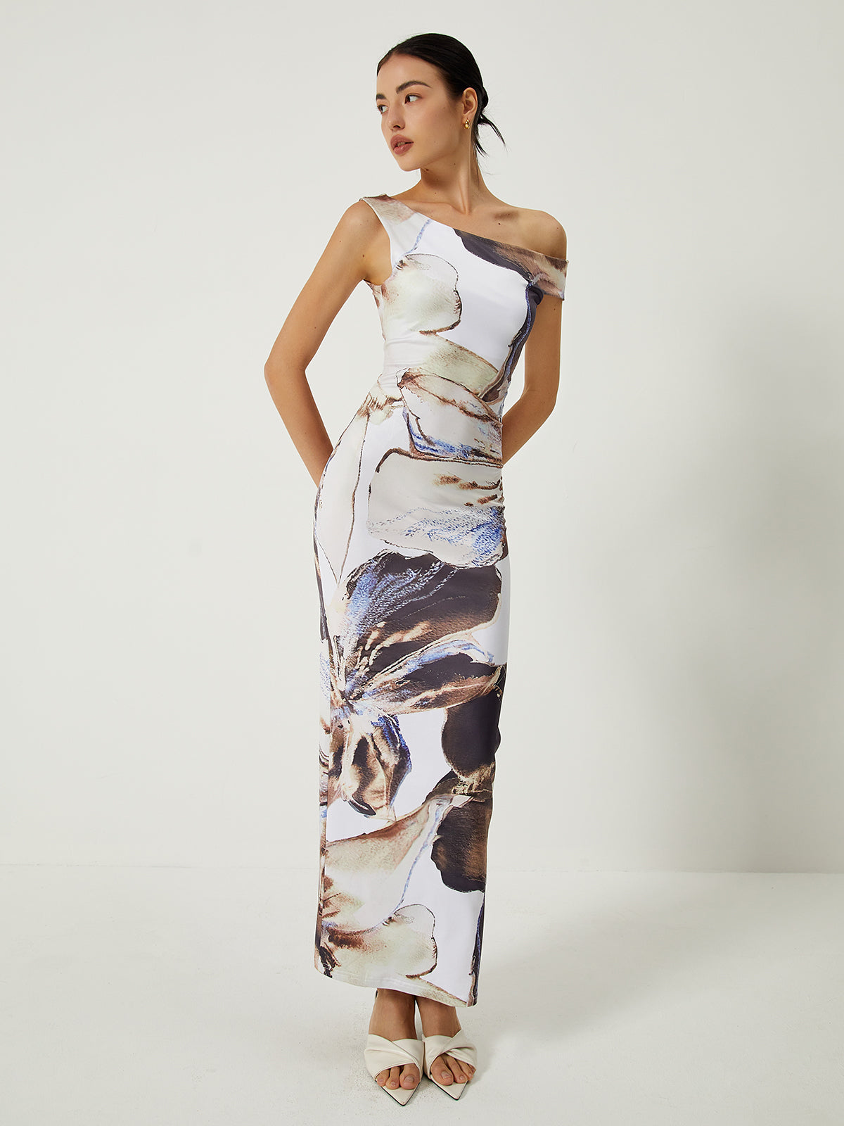 Clara | Asymmetrisches, bedrucktes, schulterfreies, langes Kleid