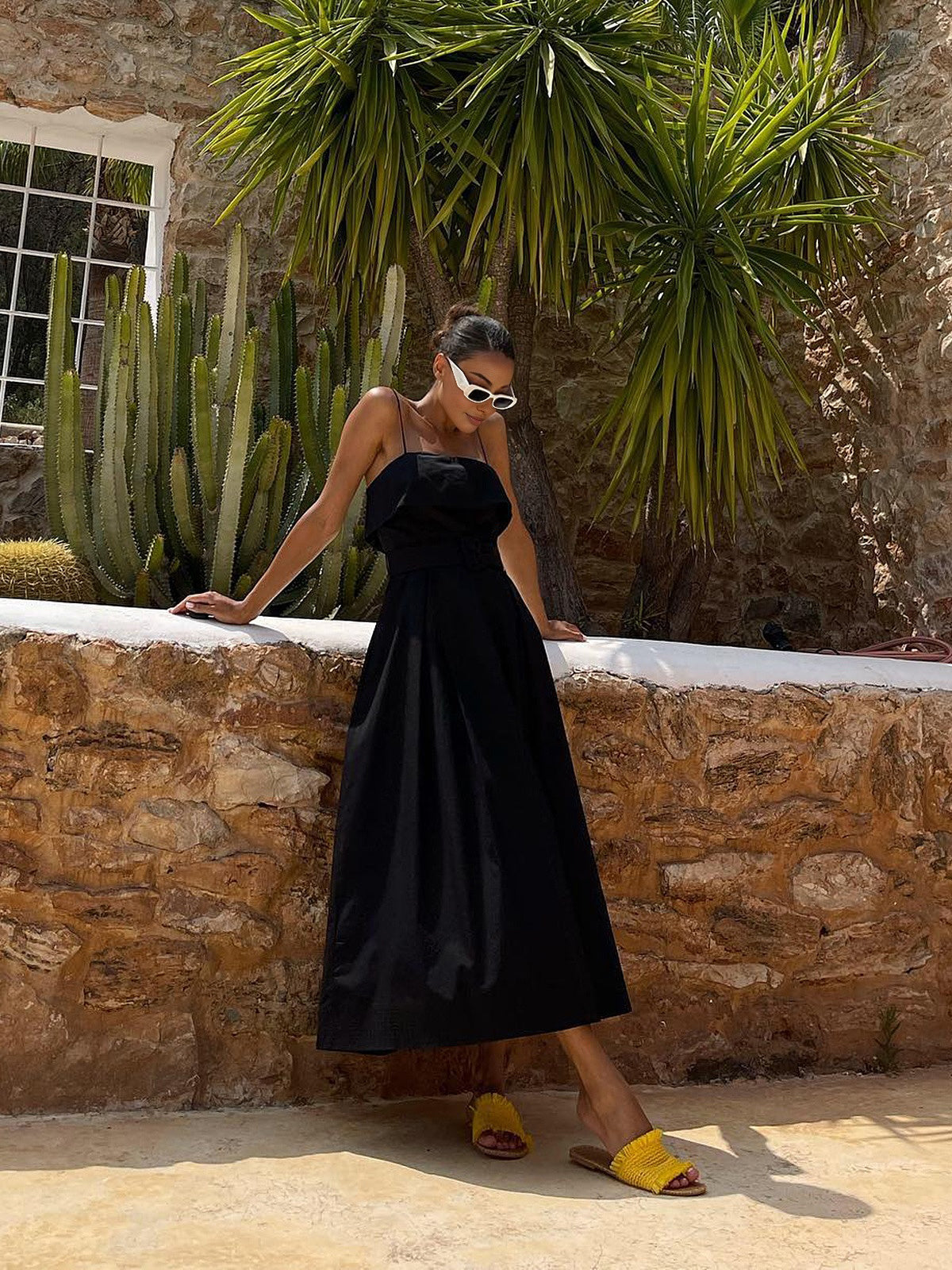 Clara | Elegantes Cami-Kleid mit Gürtel