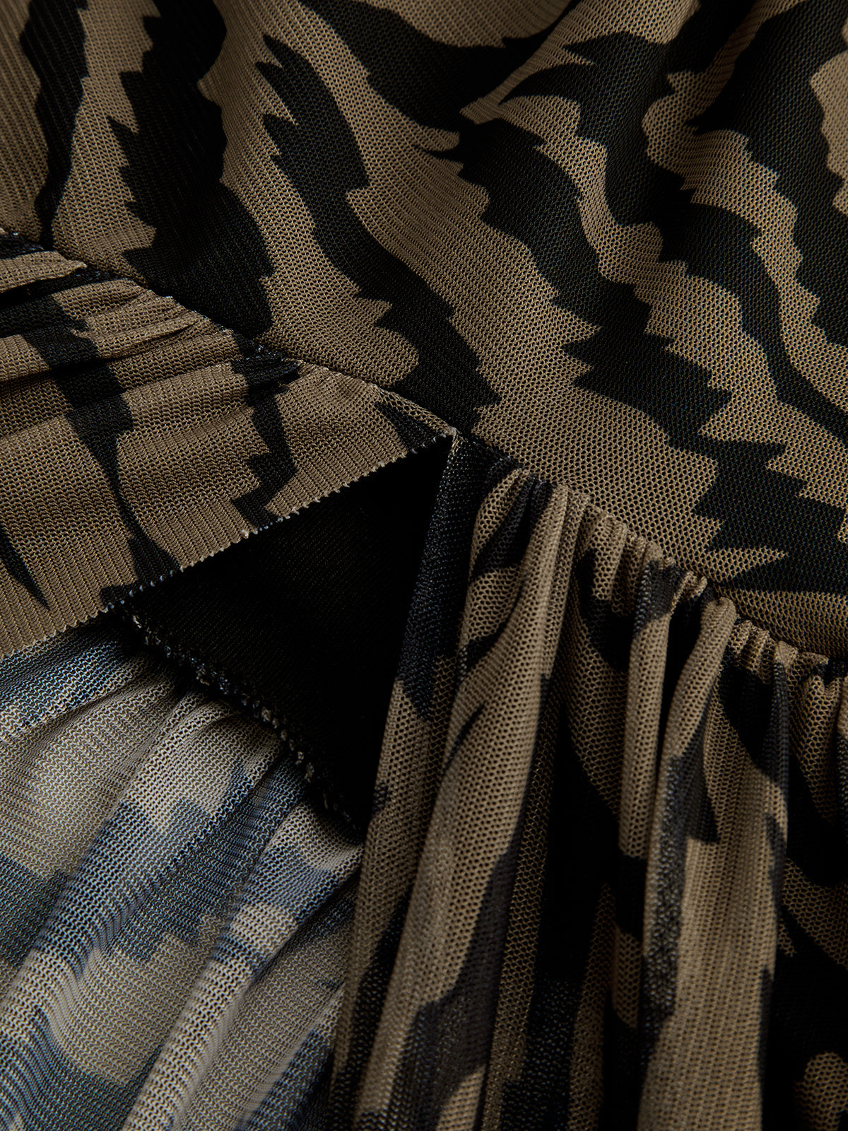 Clara | Trägerloses Mesh Kleid mit Tiger Print