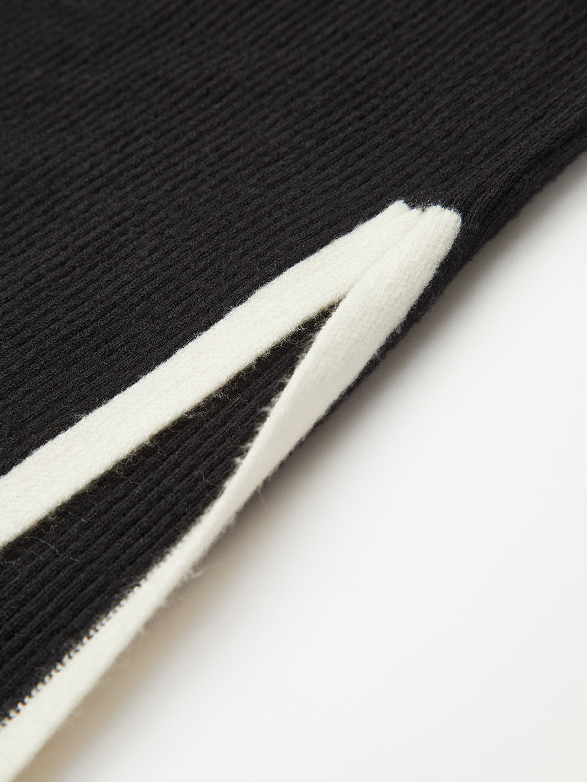 Clara | Verführerisches V-Ausschnitt Halter Kleid