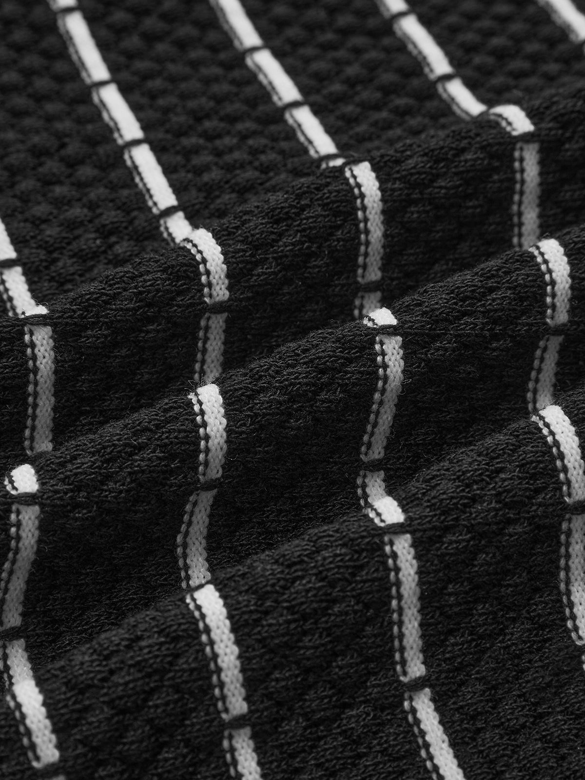 Clara | Gestreiftes Langarm-Strickkleid mit Metallknöpfen