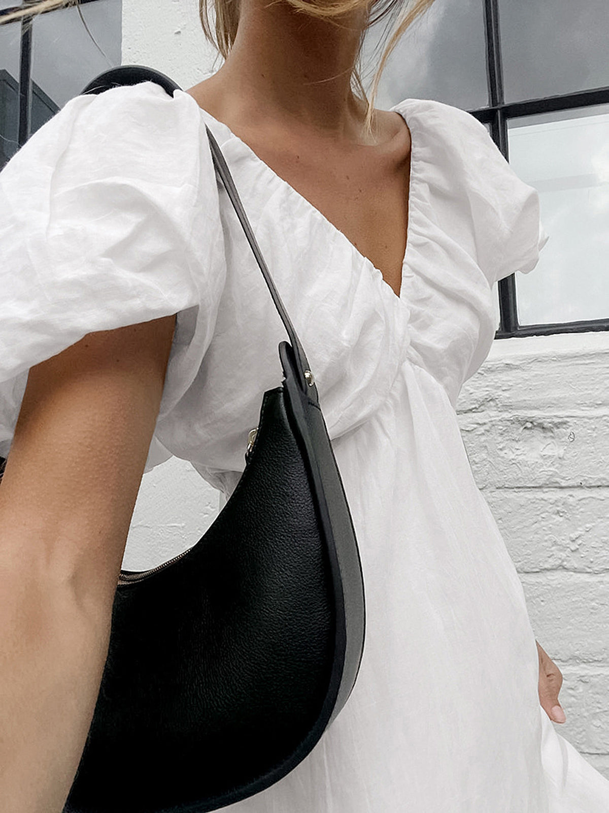 Mia | Baumwollkleid mit V-Ausschnitt und Puffärmeln