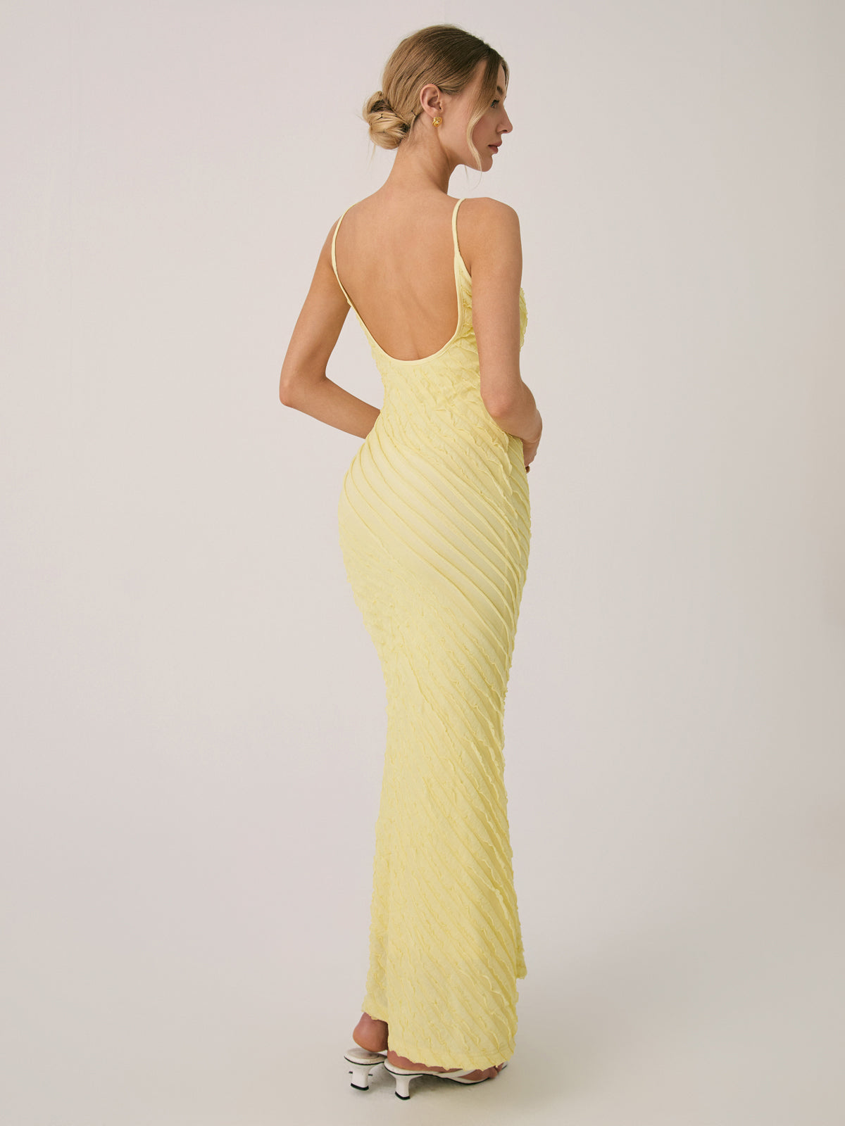 Clara | Elegantes rückenfreies Cami-Midikleid