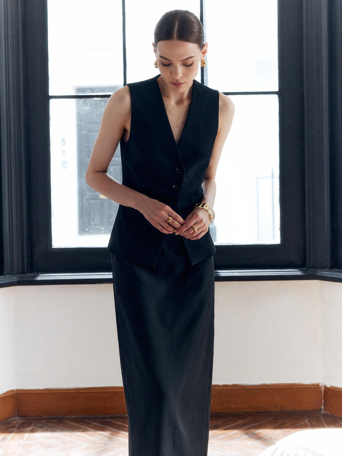 Leon | Elegante V-Ausschnitt-Weste mit Schlitz