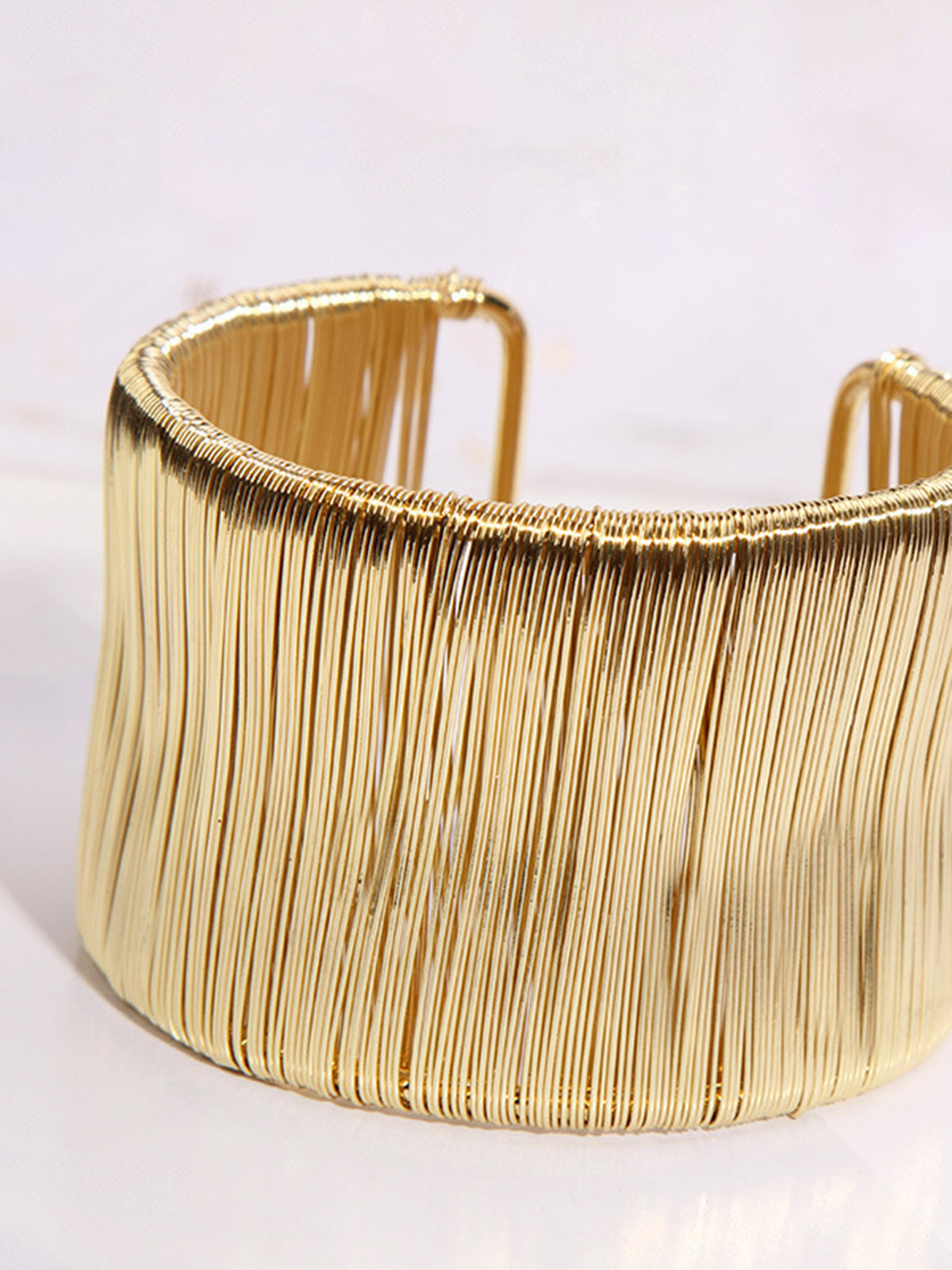 Clara | Elegantes Gold-Rippendraht-Armband
