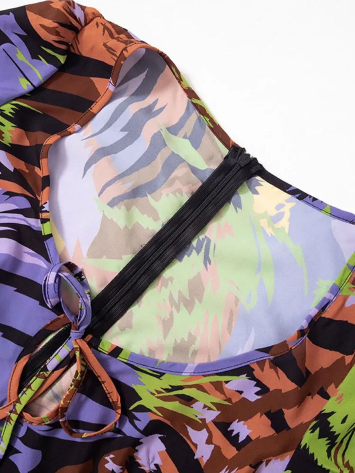 Clara | Druck-Cutout Reißverschluss Kleid