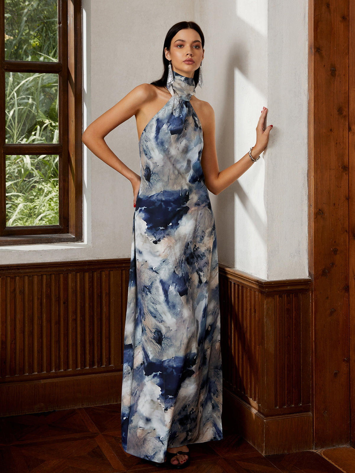 Clara | Glamouröses Maxikleid mit Halter-Ausschnitt und Tie-Dye-Design