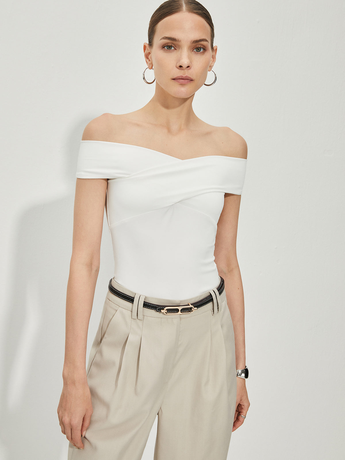 Marie | Elegantes Off-Shoulder T-Shirt