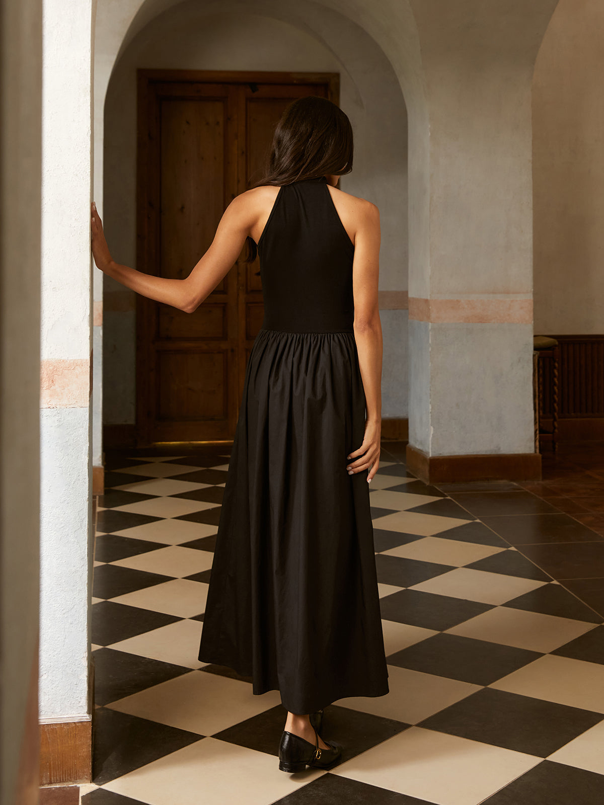 Clara | Asymmetrisches Schulterkleid mit Falten und Taschen