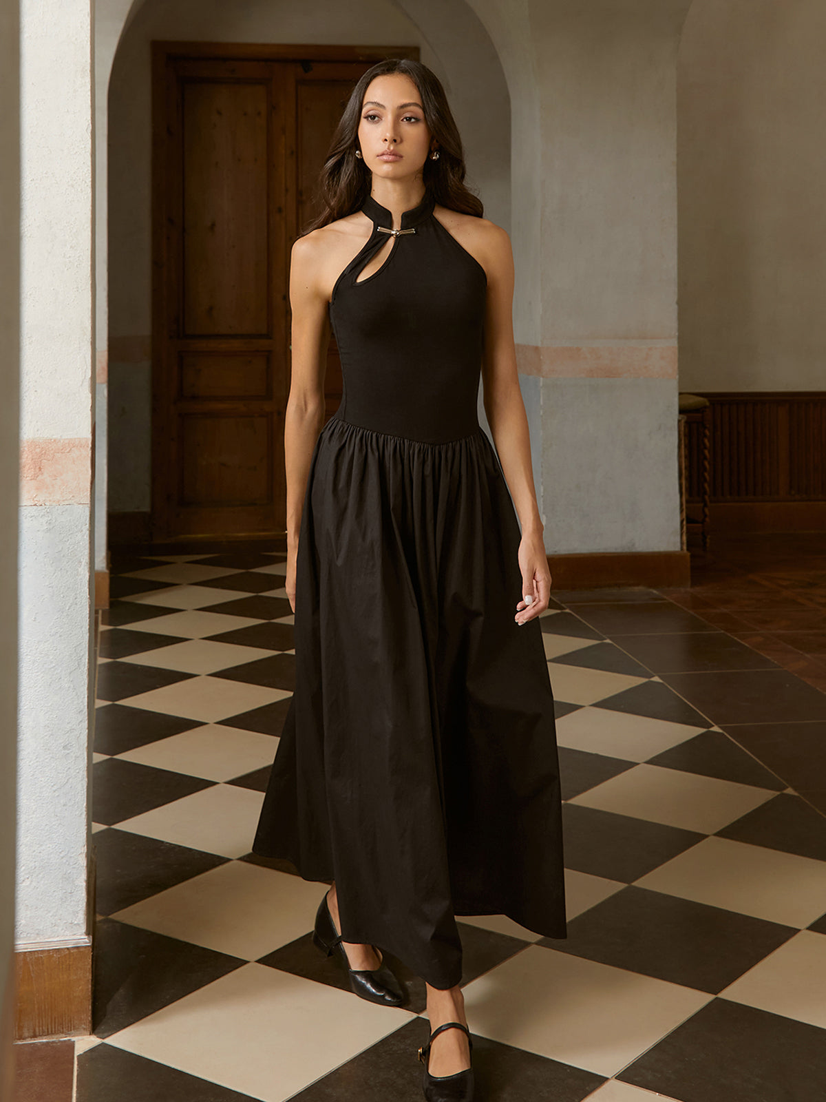 Clara | Asymmetrisches Schulterkleid mit Falten und Taschen