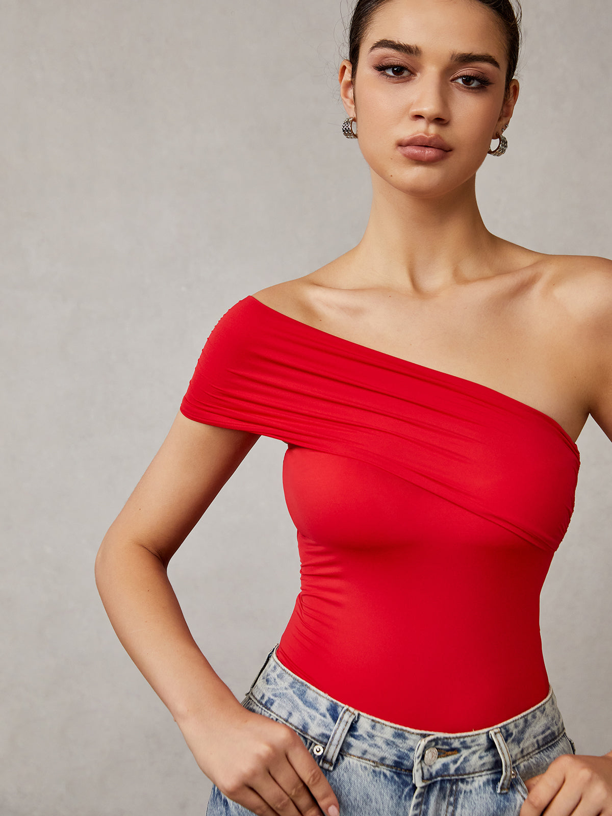 Emilie | Asymmetrisches One-Shoulder-T-Shirt