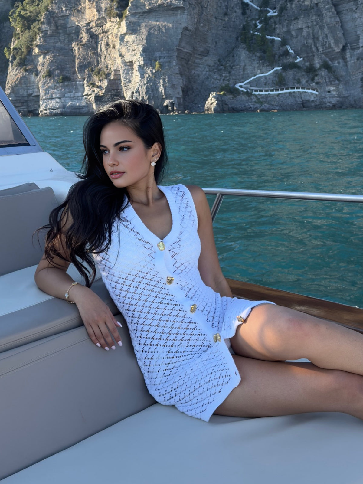 Clara | Cutout Button V-Neck Strickkleid