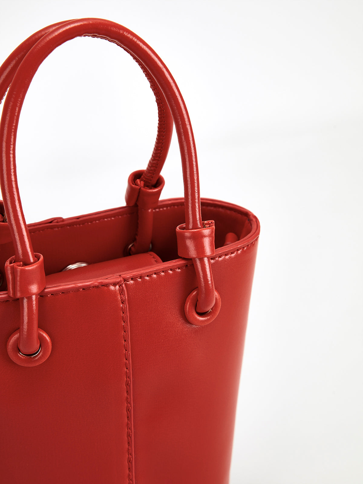 Clara | Kompakte Handtasche im eleganten Bucket-Design