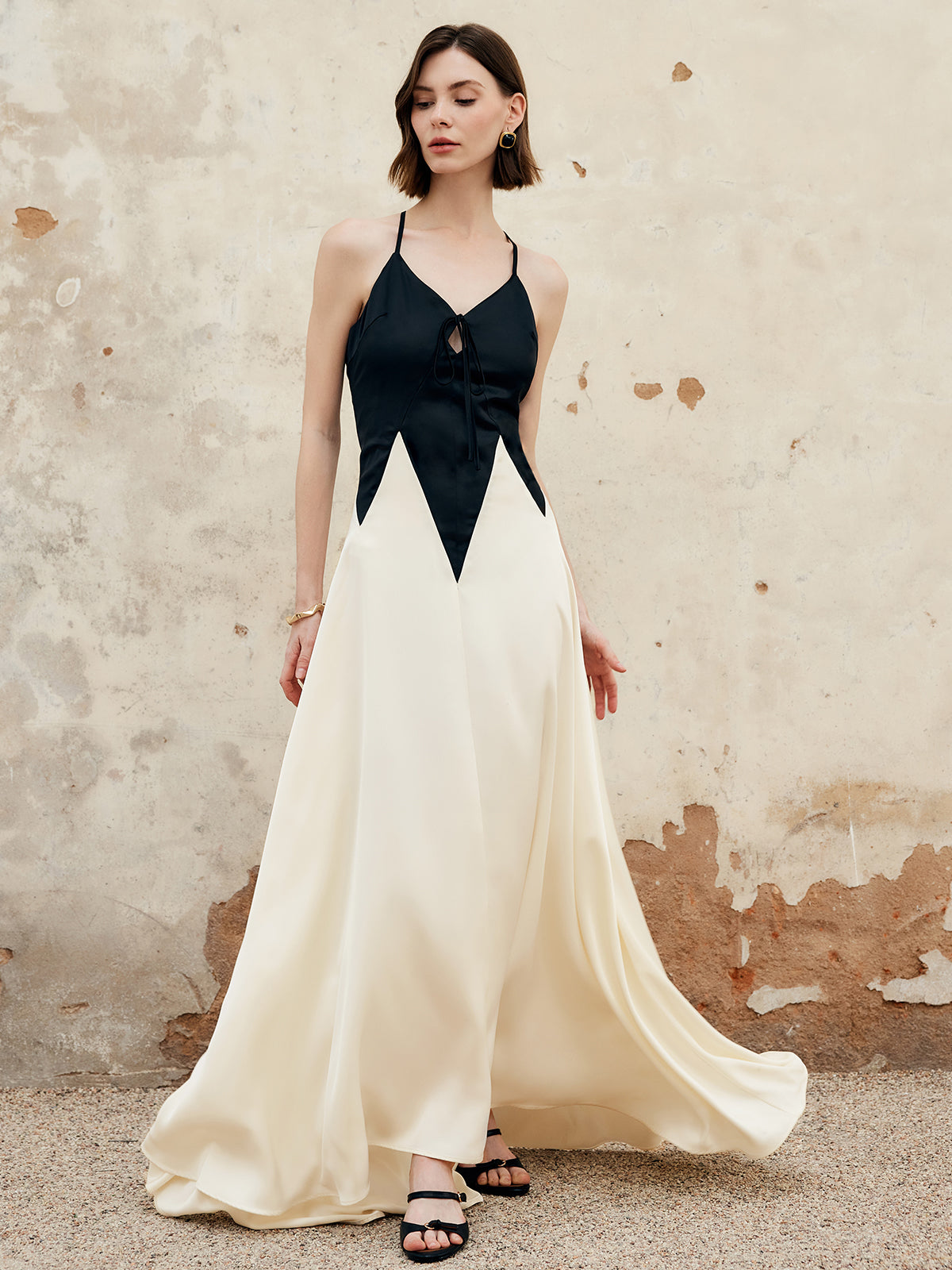 Charlotte | Elegantes Cutout-Maxikleid mit Farbblock-Design