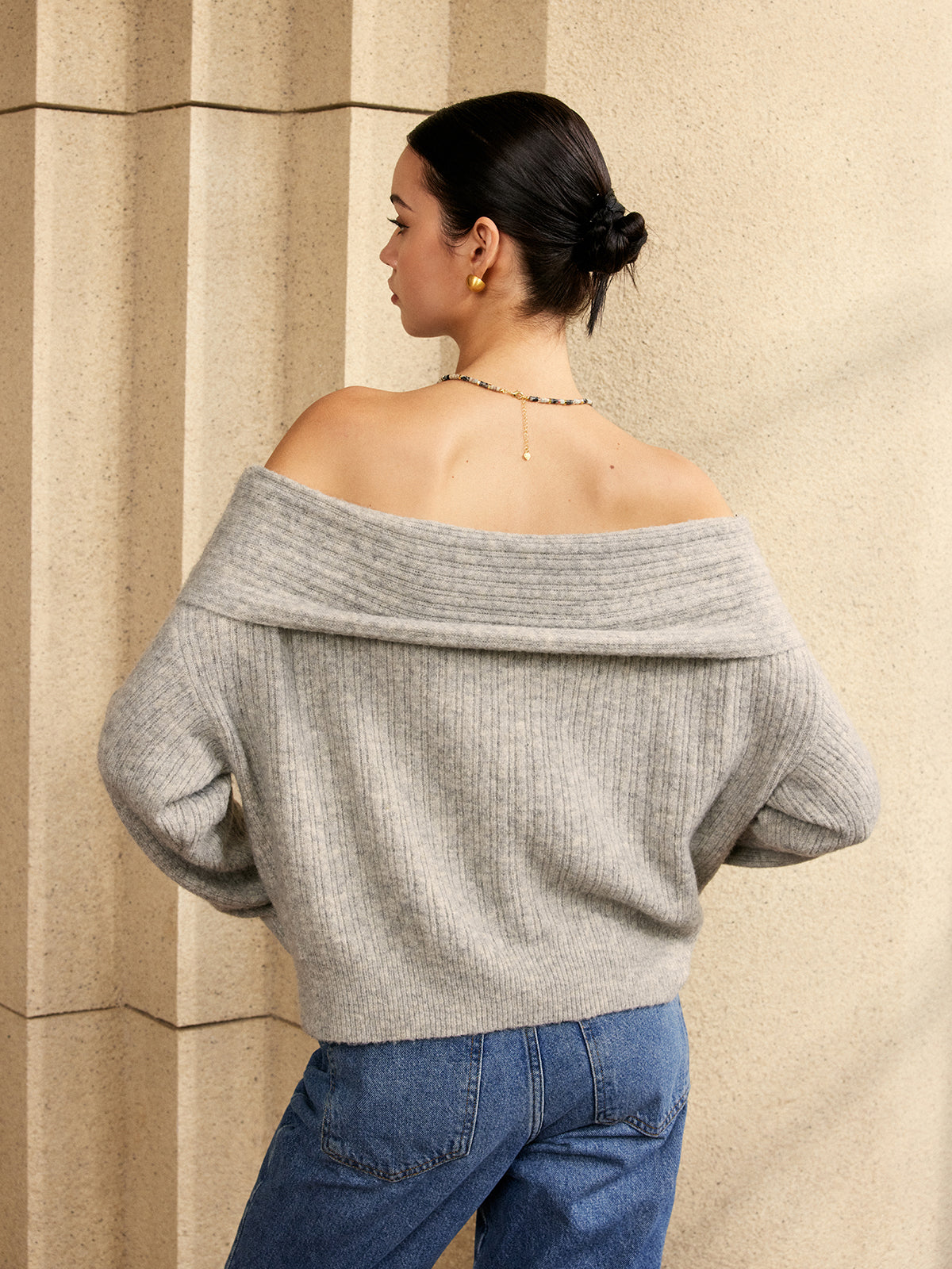 Clara | Off-Shoulder Pullover