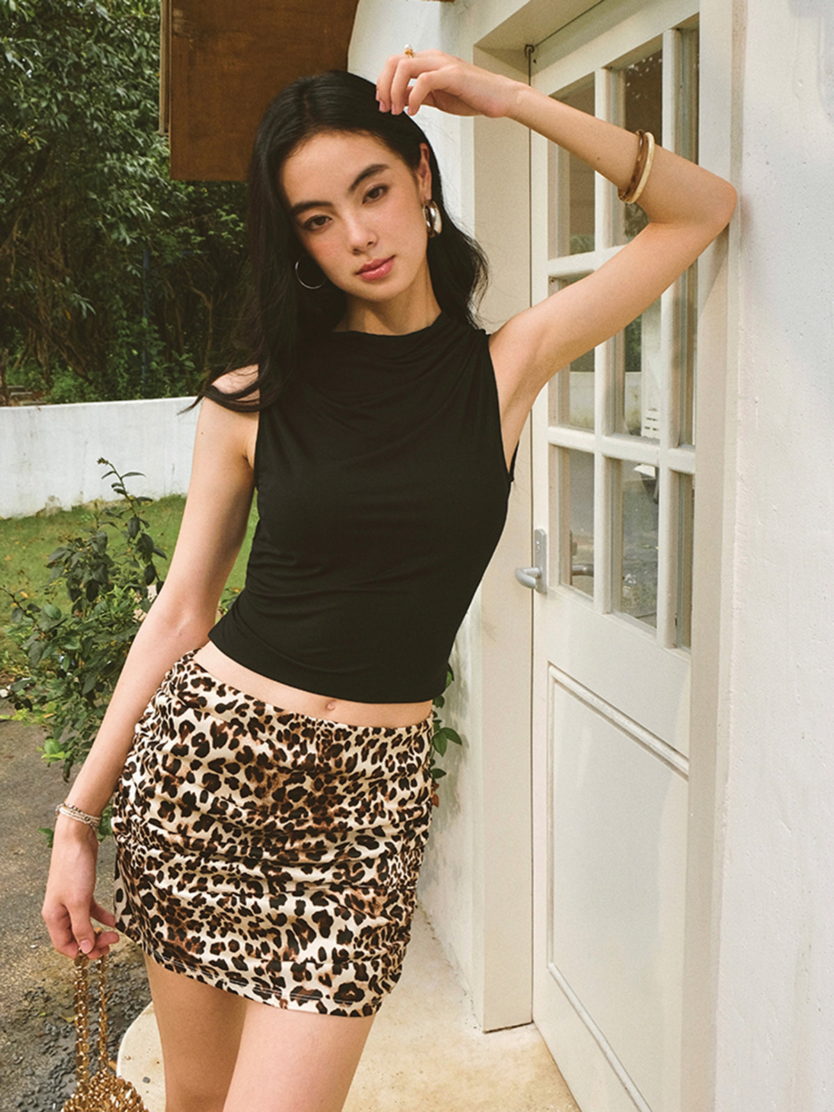 Laura | Rückenfreies Golden Button Top