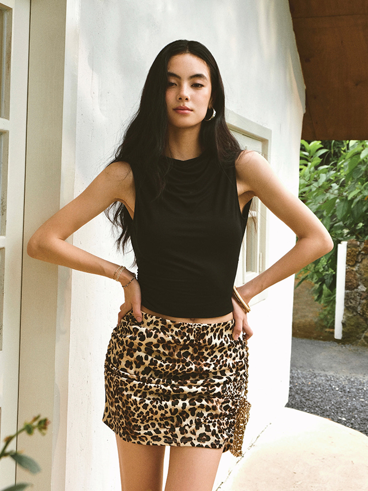 Laura | Rückenfreies Golden Button Top