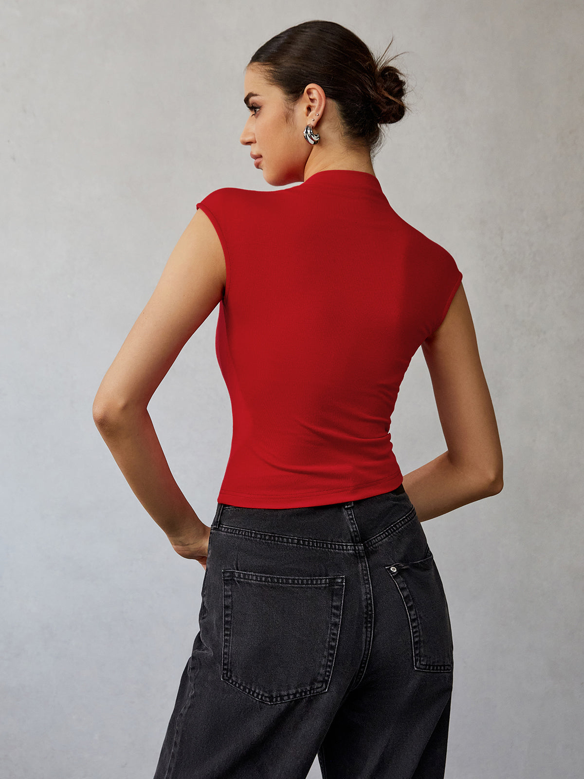 Leo | Modisches Mock Neck T-Shirt mit Kurzarm